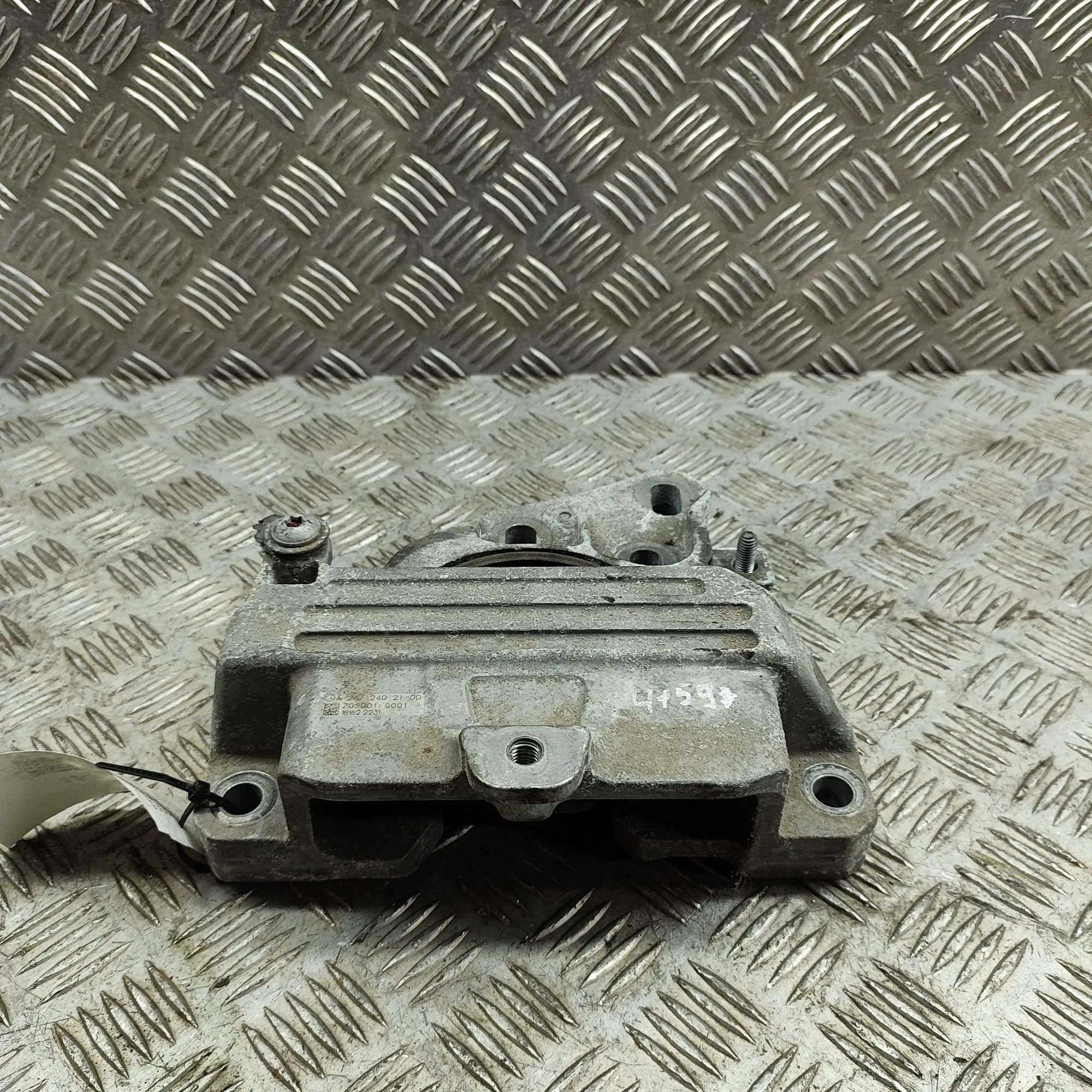 Mercedes-Benz A (W176) Left Side Engine Mount Left Side Engine Mount — MERCEDES BENZ A-CLASS ...