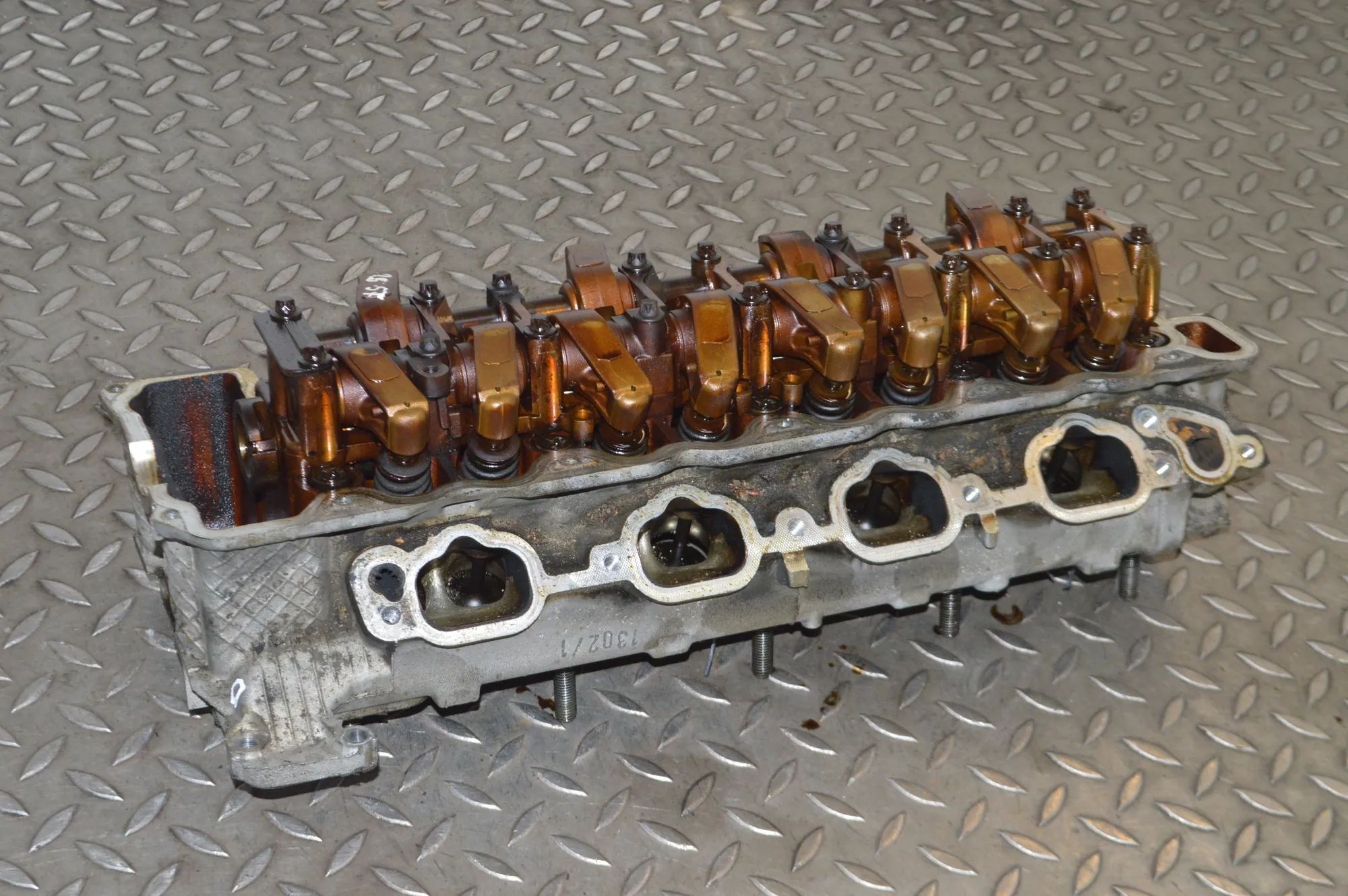 Mercedes-Benz 280SL - 600SL / SL (R129) Engine Cylinder Head Engine Cylinder Head — MERCEDES BENZ SL (R230) ...