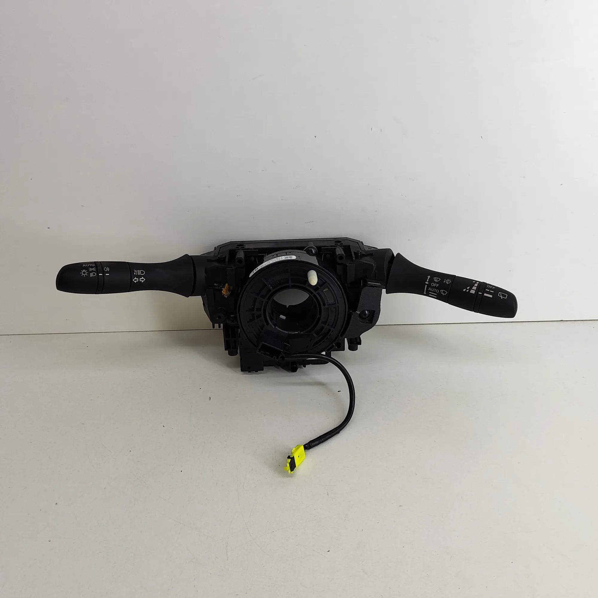 Nissan Juke Indicator Wiper Stalk Switch Indicator Wiper Stalk Switch — NISSAN JUKE (F16...