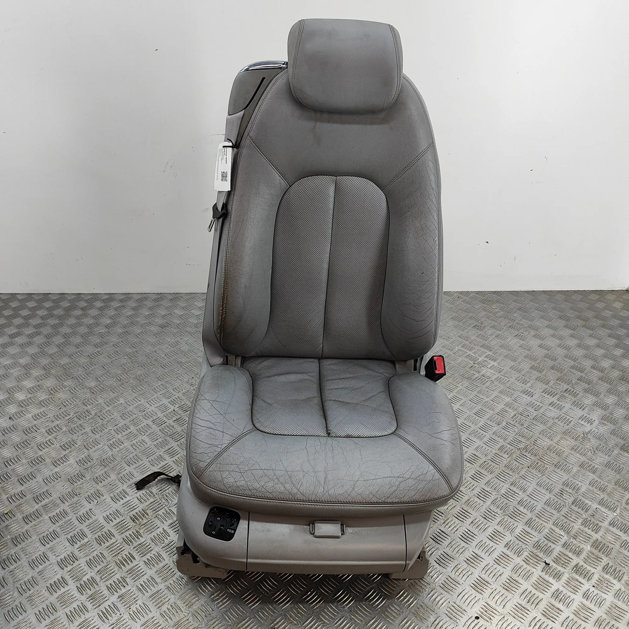 Mercedes-Benz A (W168) Front Right Seat Front right seat — MERCEDES BENZ CL-CLASS (W215...