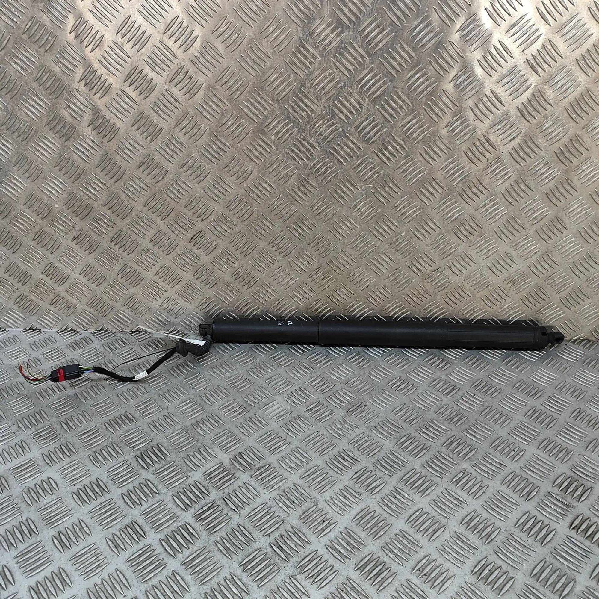 Audi Q5 (FY) Right Side Tailgate Gas Strut Right Side Tailgate Gas Strut — AUDI Q5 (FY) (2...