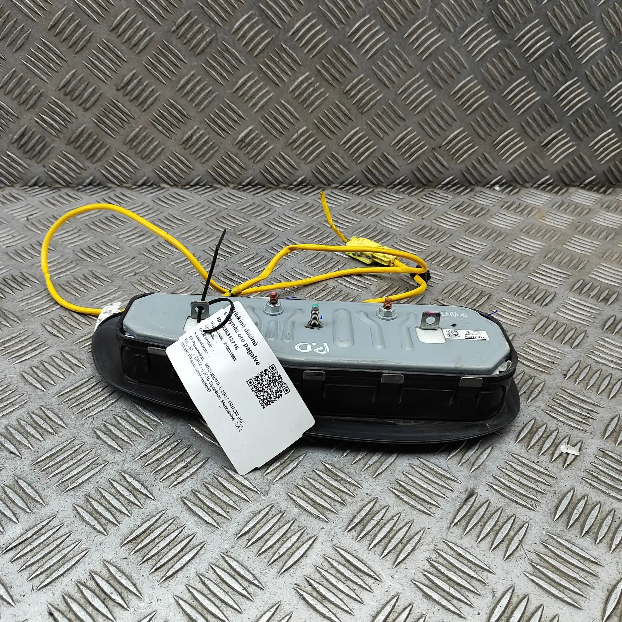 Mitsubishi L200 Seat airbag (SRS) — front right Seat airbag (SRS) — front right — MITSUBISHI L ...