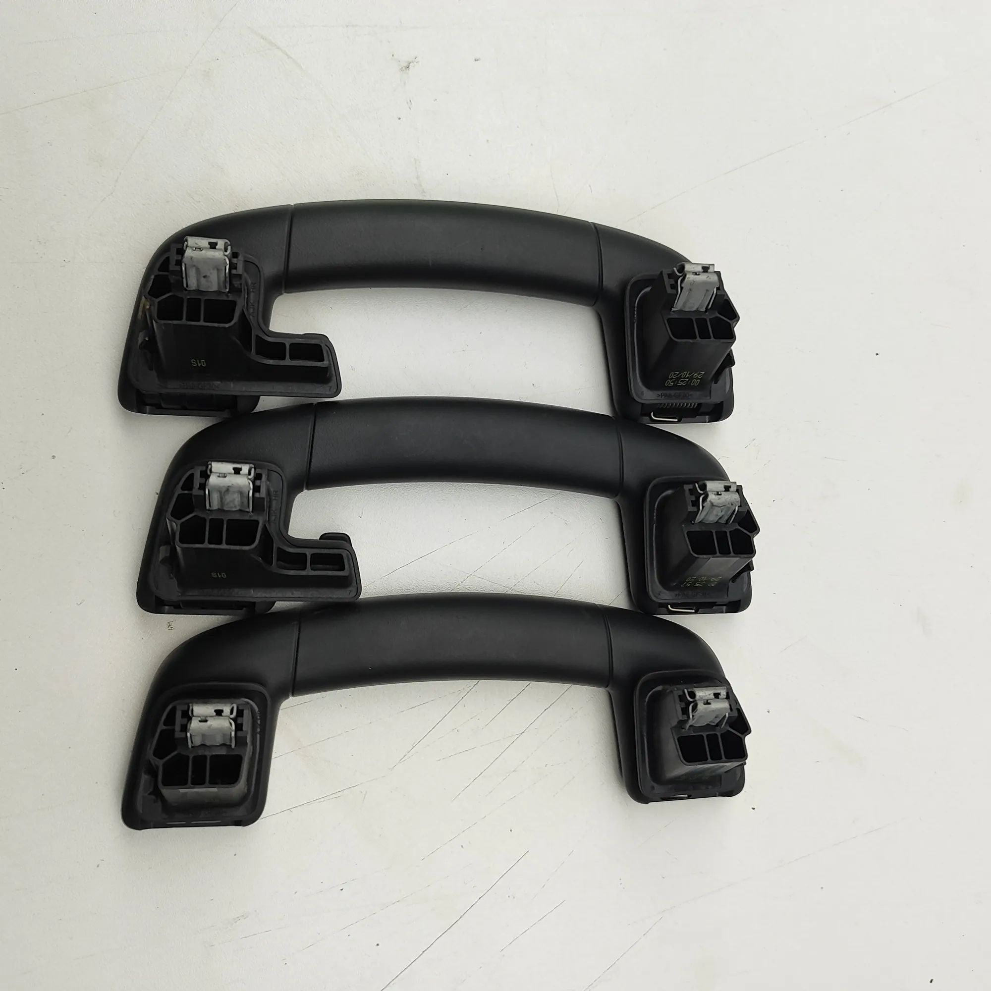 Volkswagen Tiguan Interior roof handle set Interior roof handle set — VW TIGUAN (AD1) (201...