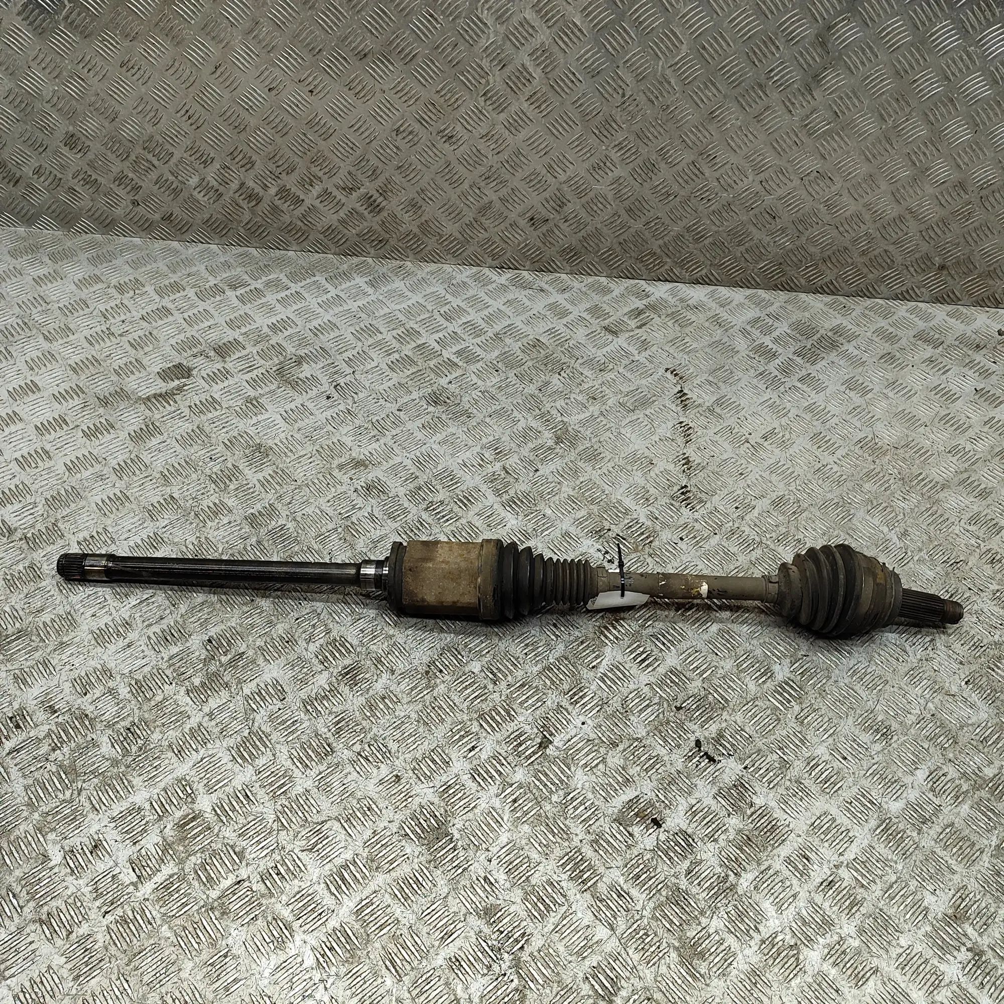 BMW X5 (E70) Front Right Driveshaft Front Right Driveshaft — BMW X5 (E70) (2006-201...