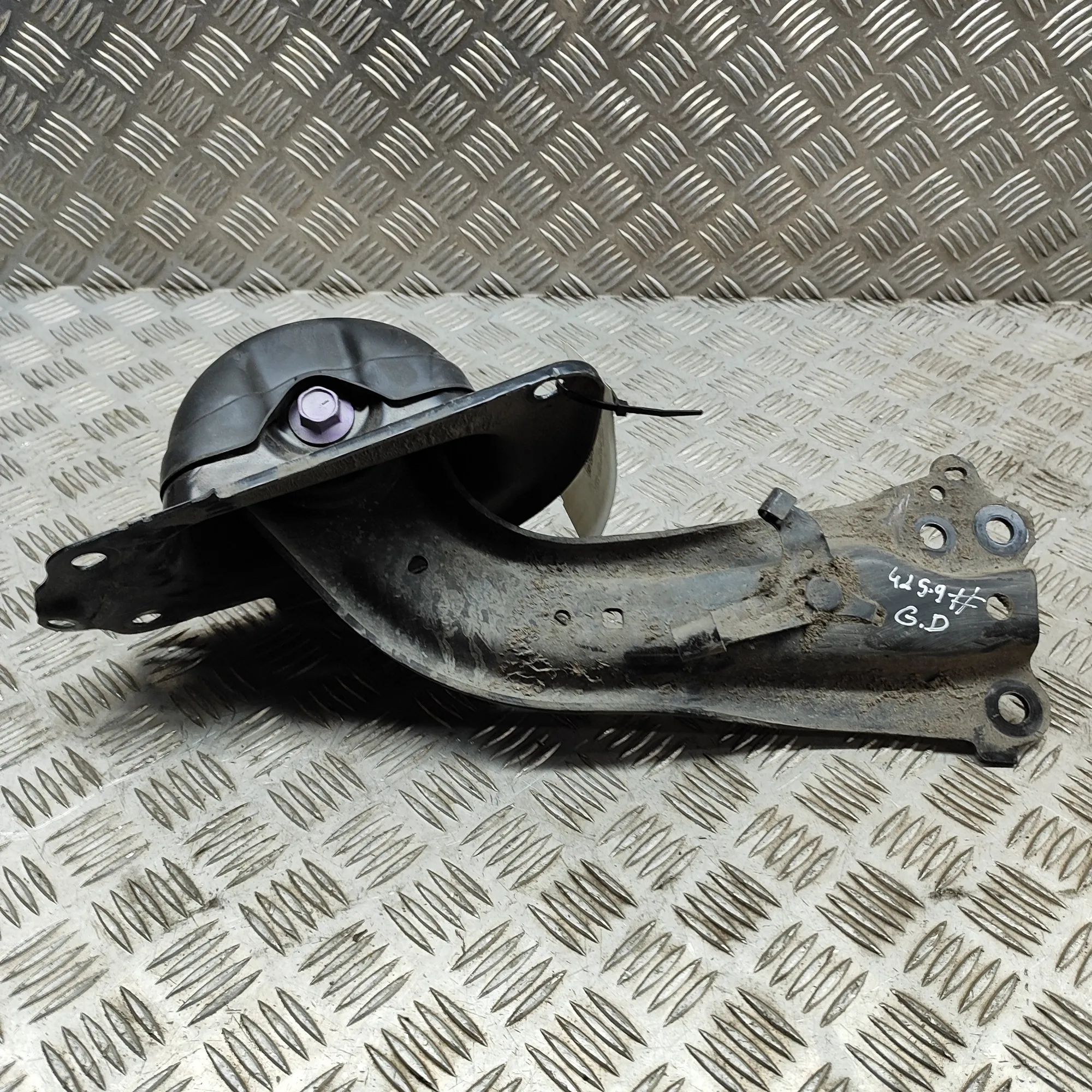 Lexus ES Control arm — rear right Control arm — rear right — LEXUS ES (_Z10_, _A1...