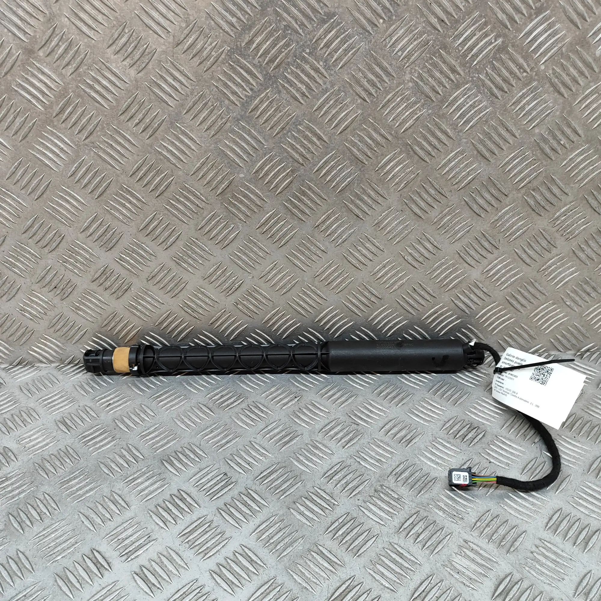 Volvo S90 Right Side Tailgate Gas Strut Right Side Tailgate Gas Strut — VOLVO S90 (II) ...