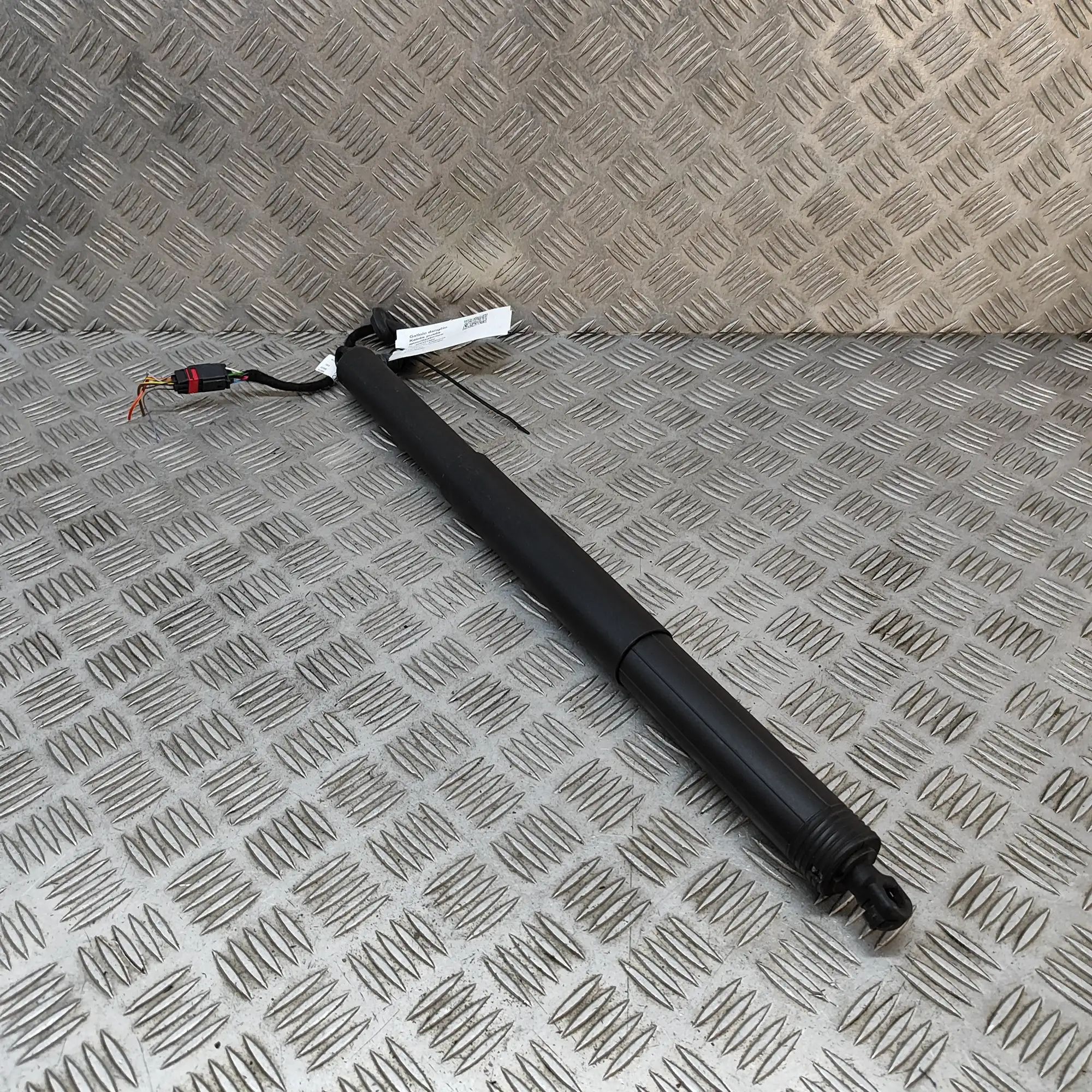 Audi Q5 (FY) Left Side Tailgate Gas Strut Left Side Tailgate Gas Strut — AUDI Q5 (FY) (20...
