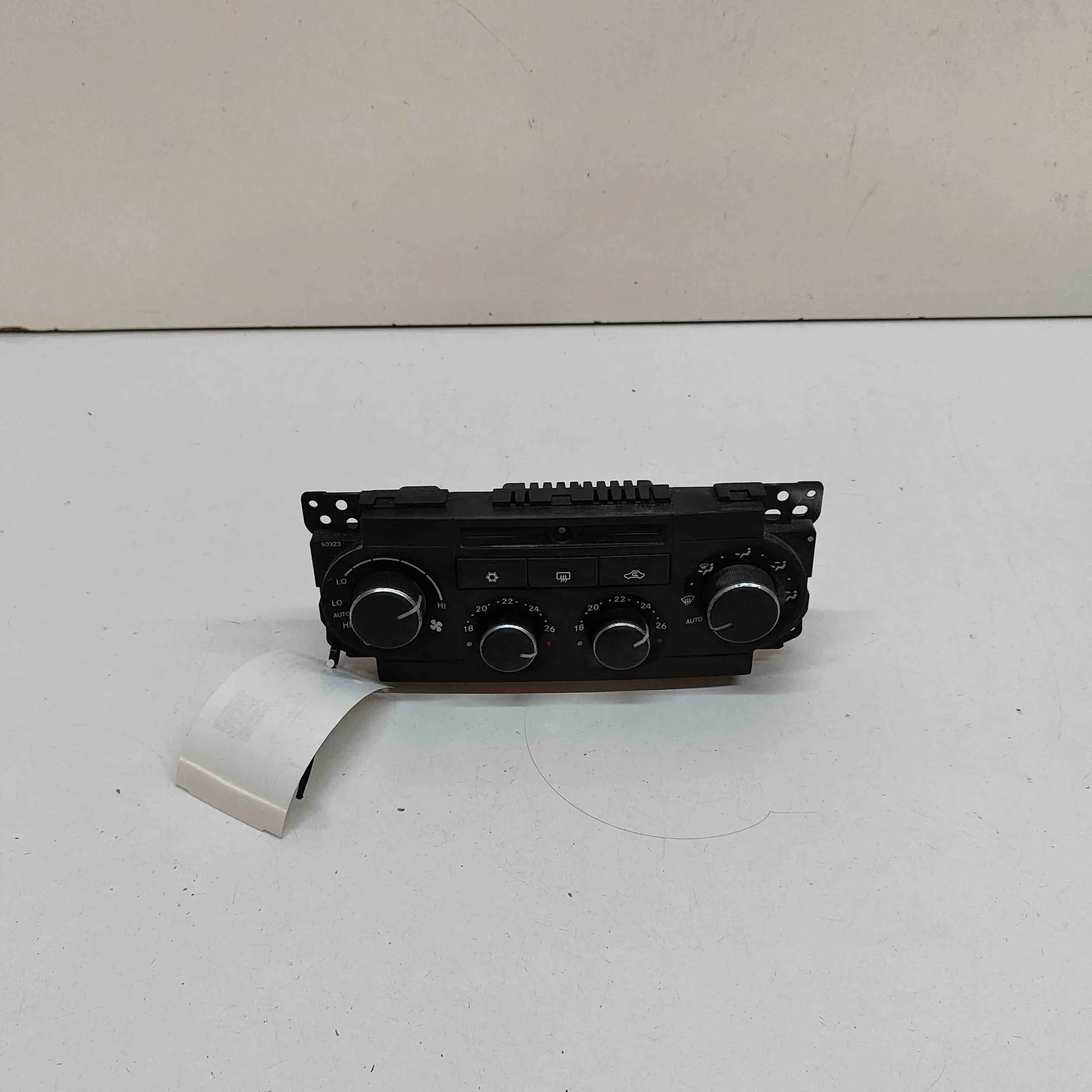 Jeep Commander Climate control unit