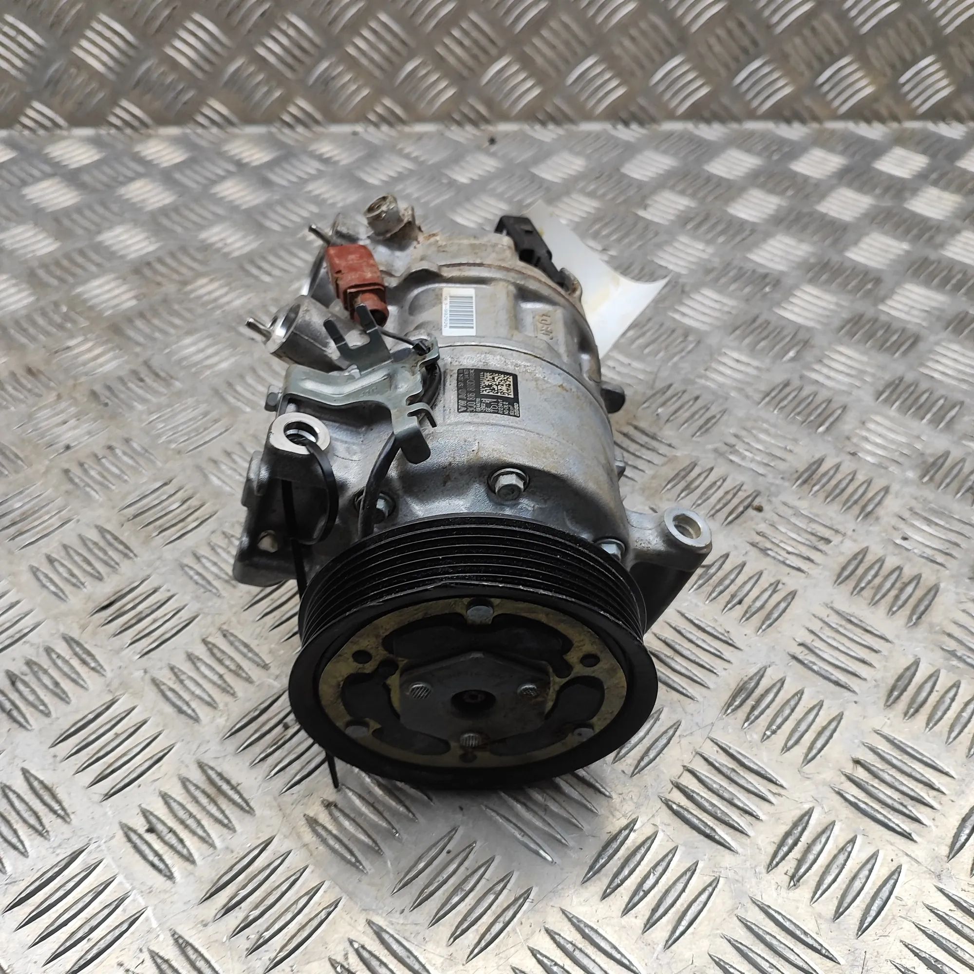 Skoda Octavia Air-conditioning compressor Air-conditioning compressor — SKODA OCTAVIA (IV...