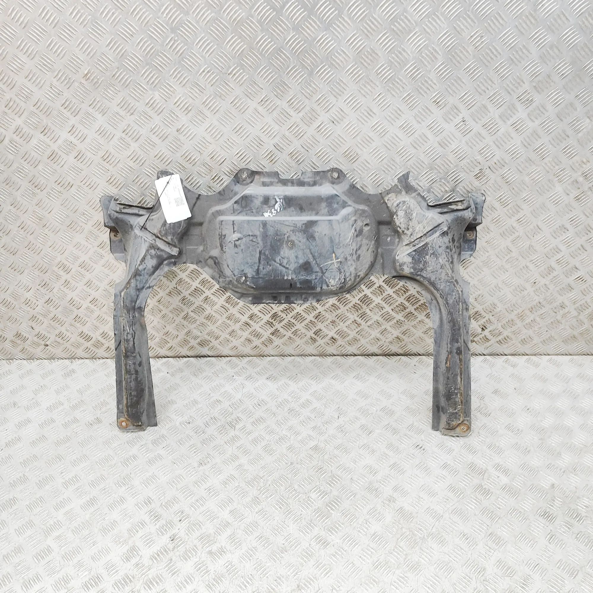 Mercedes-Benz SLK (R172) Moottori muovikansi Engine cover — MERCEDES BENZ SLK (R172) (2011-....