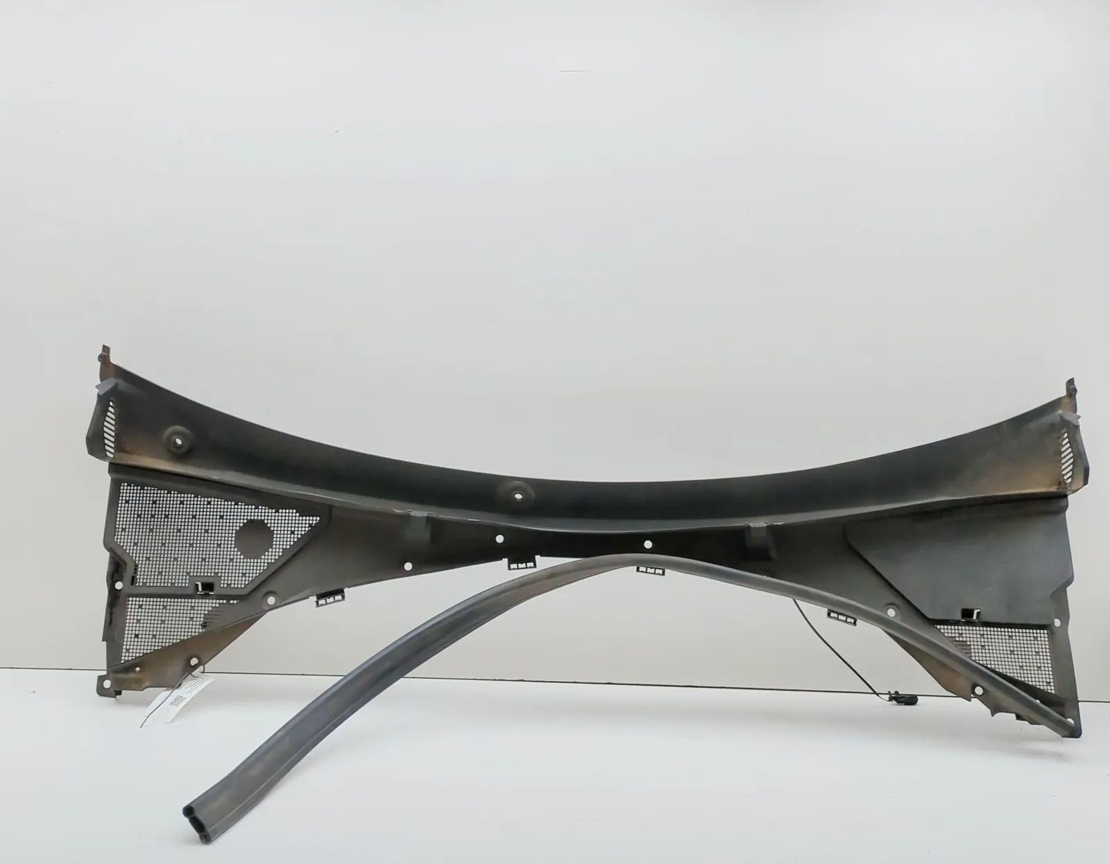Land Rover Range Rover Velar Front Wiper Cowl Trim Front Wiper Cowl Trim — LAND ROVER RANGE ROVER ...
