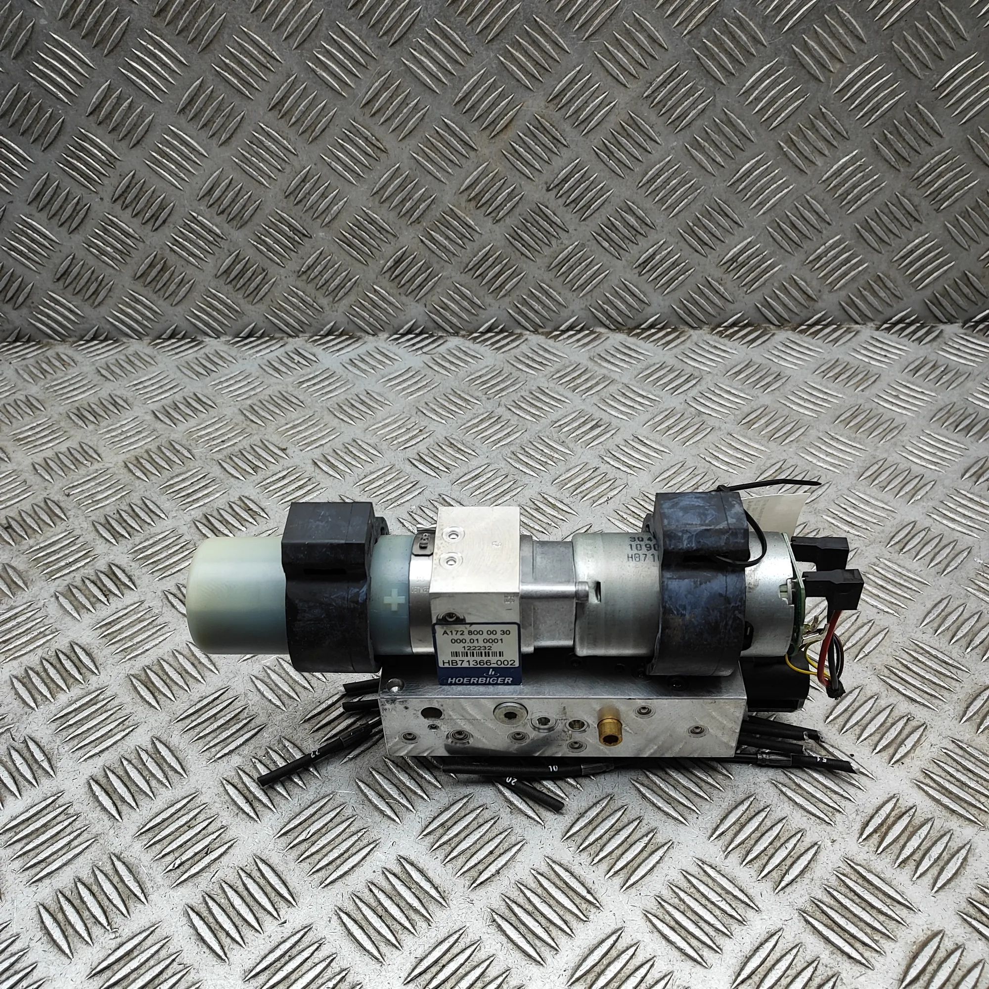 Mercedes-Benz SLK (R172) Roof Folding Mechanism Roof folding mechanism — MERCEDES BENZ SLK (R17...