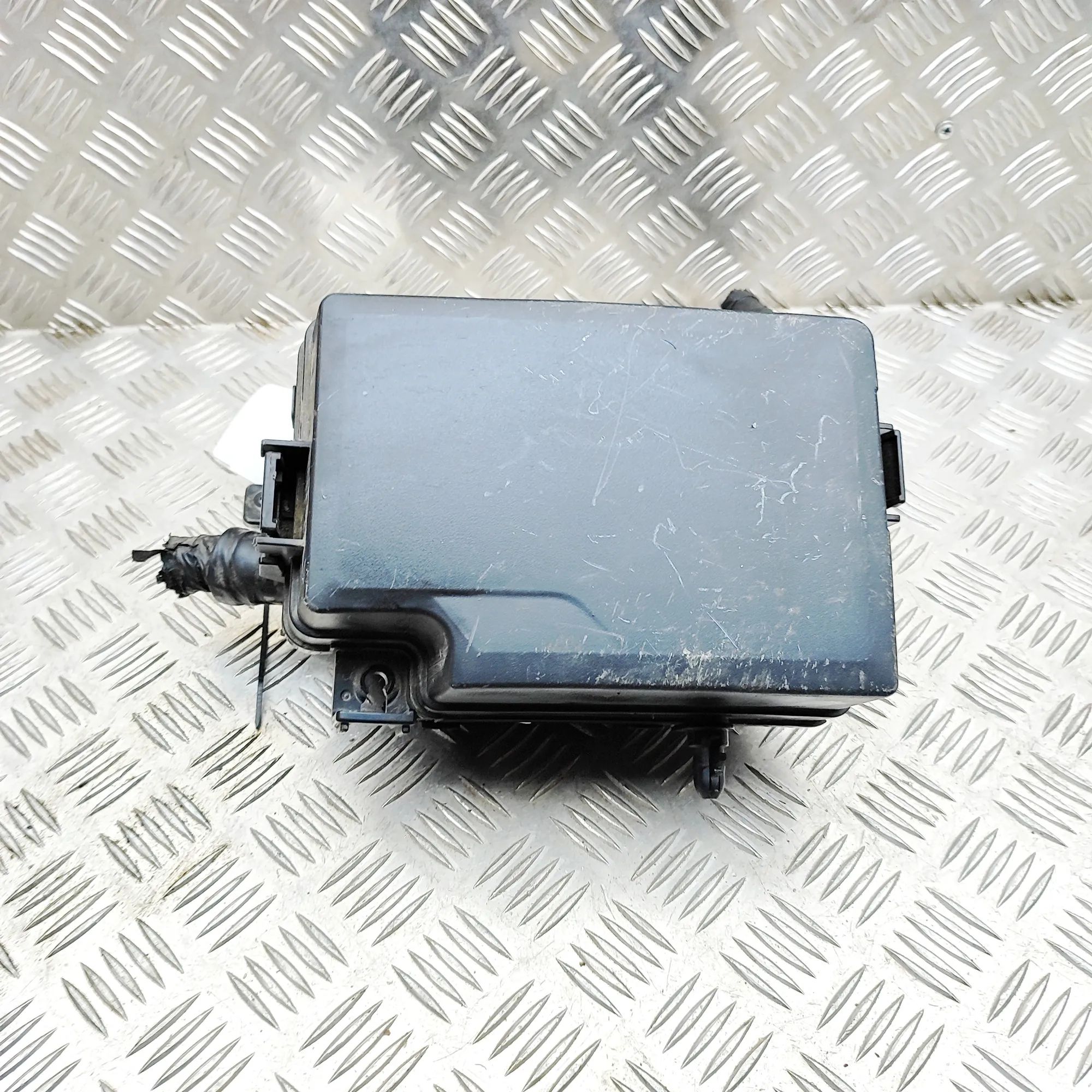 Kia Niro Fuse box Fuse box — KIA NIRO (2016-...) — 91220-Q4140

P...
