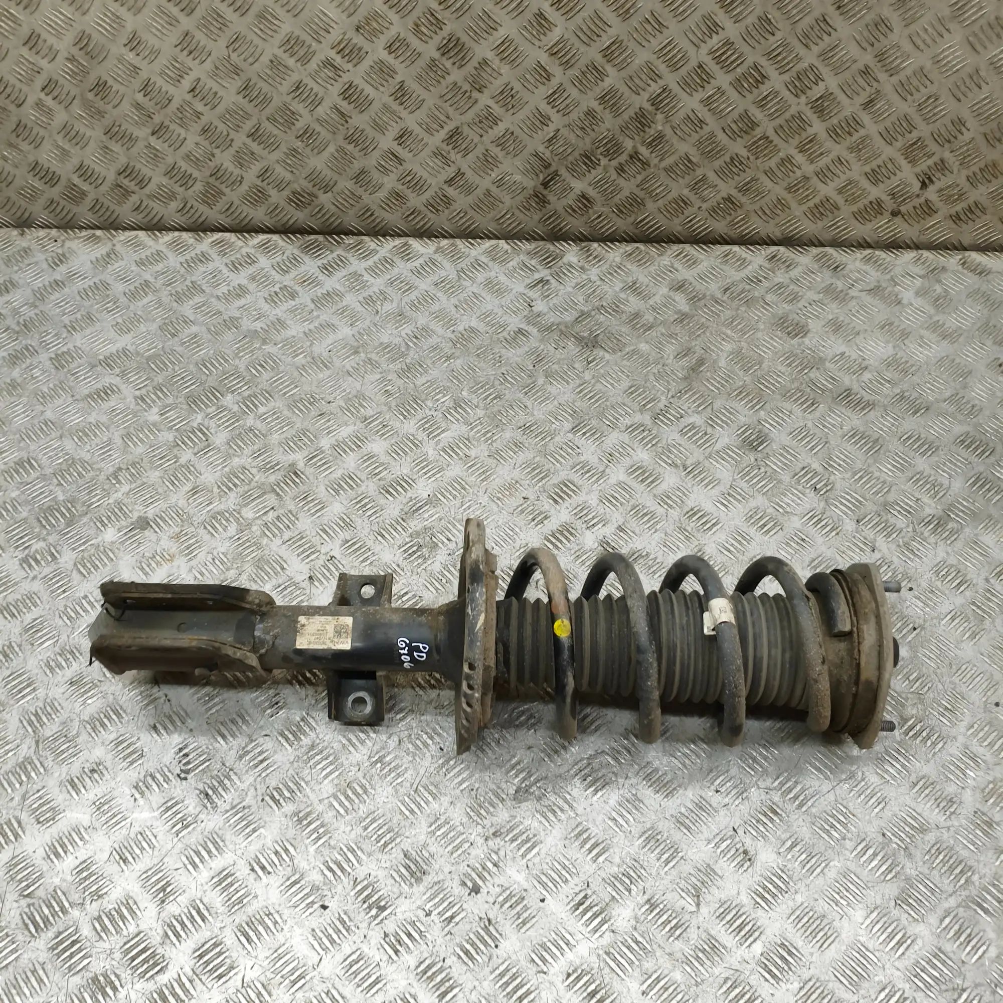 Volkswagen Crafter Shock absorber — front right Shock absorber — front right — VW CRAFTER (Van ...