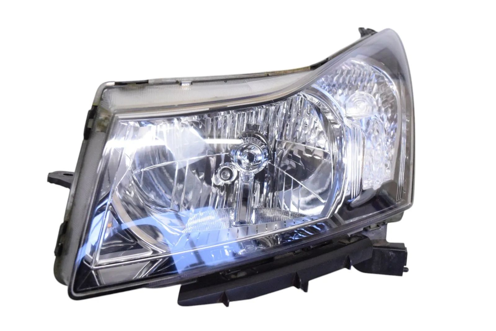 Chevrolet Cruze Front Left Headlight Front Left Headlight — CHEVROLET CRUZE (J300) (...