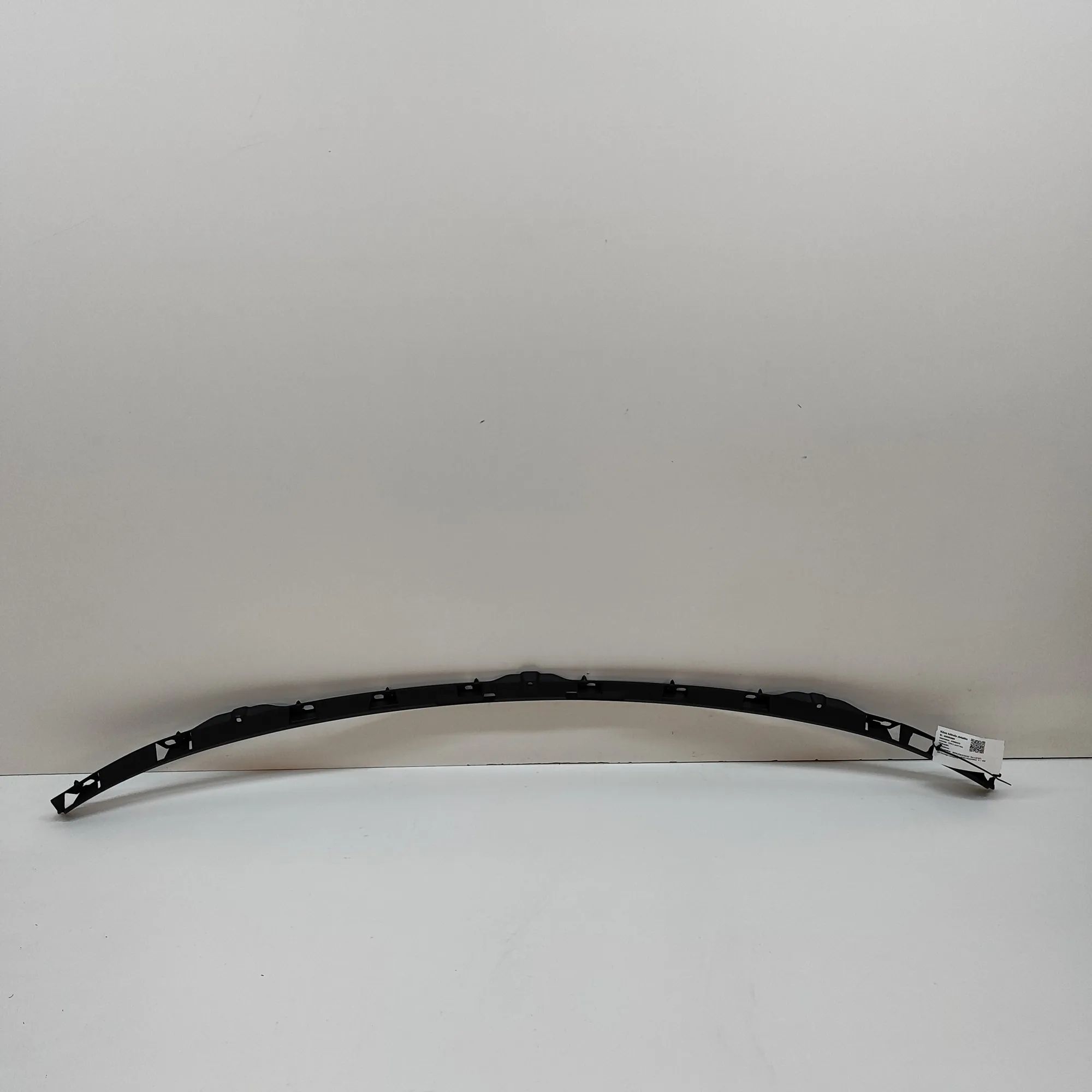 Mercedes-Benz GLS (X167) Front Wiper Cowl Trim Front Wiper Cowl Trim — MERCEDES BENZ GLS (X167...