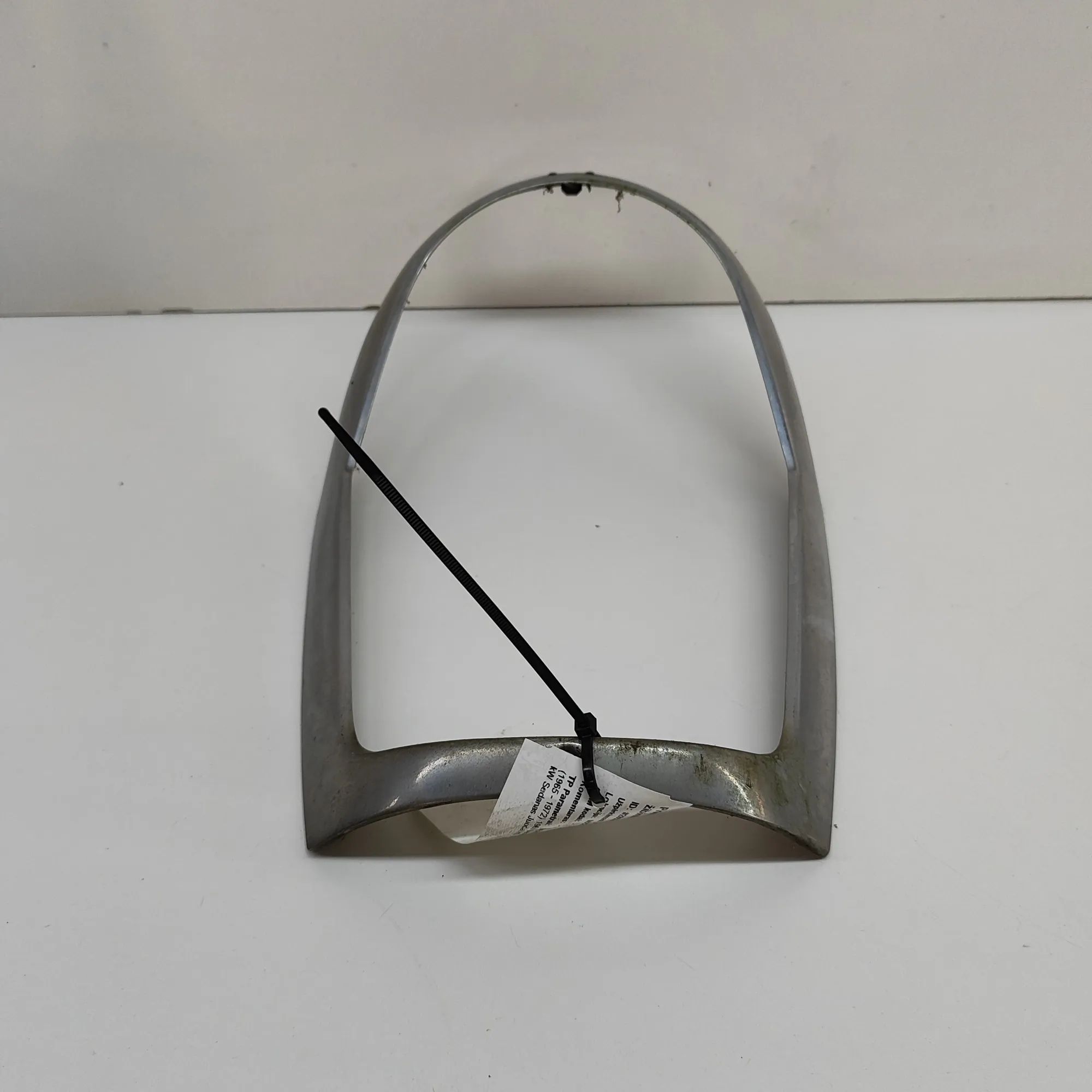 Mercedes-Benz 200 - 280 (W114, W115) Headlight trim — front left Headlight trim — front left — MERCEDES BENZ S-C...