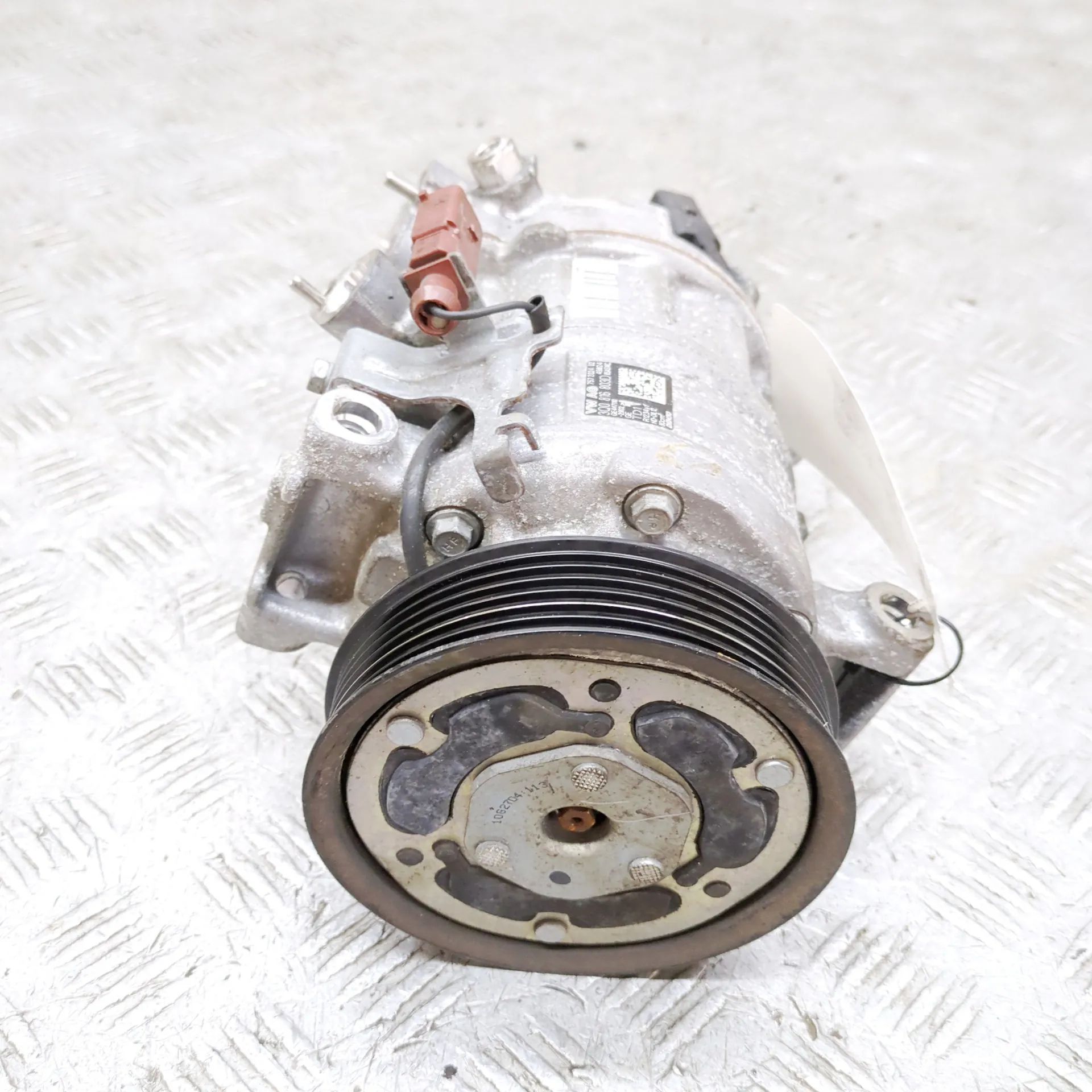 Volkswagen Golf 8 Air-conditioning compressor Air-conditioning compressor — VW GOLF (VIII CD1...