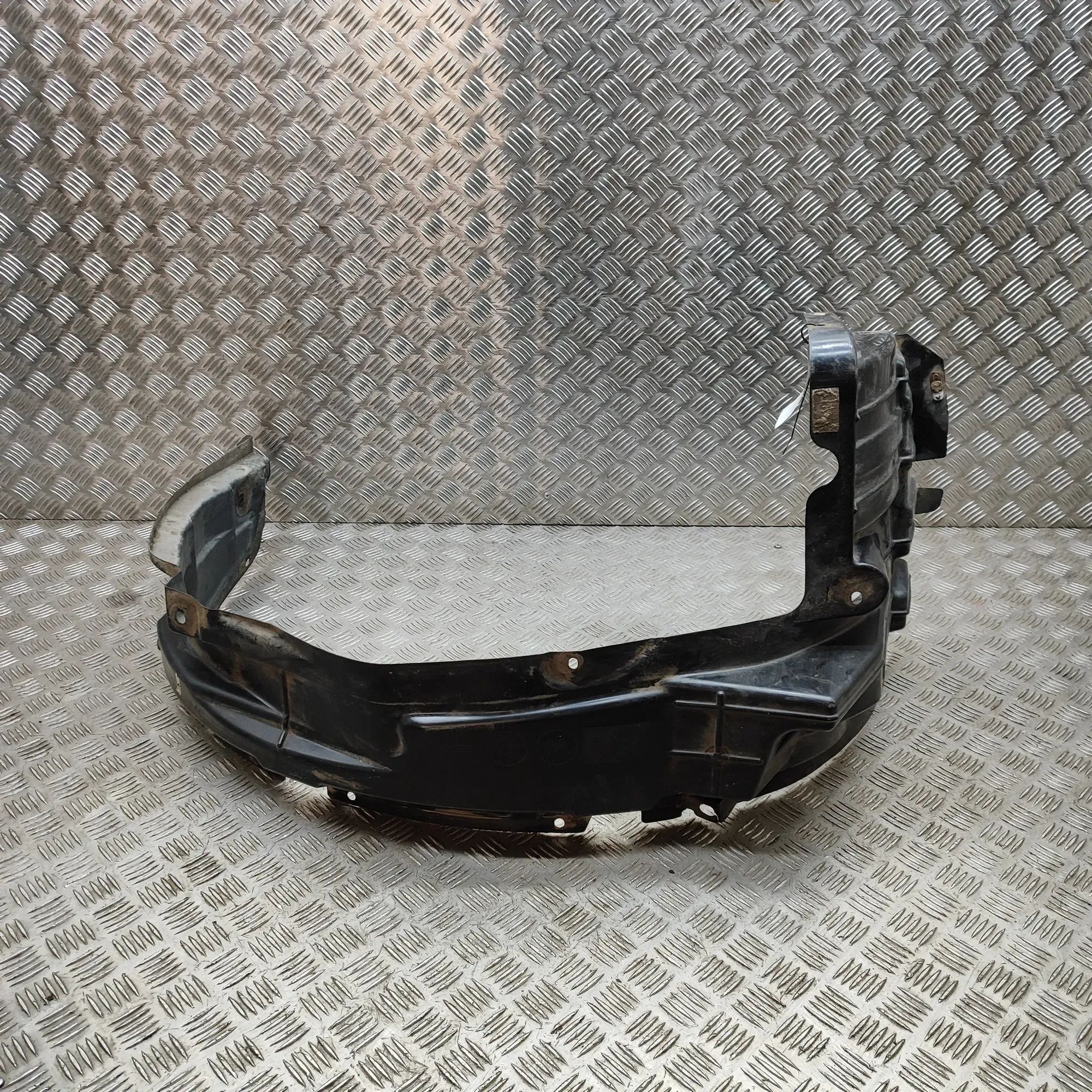 Isuzu D-Max Front Right Arch Liner Front Right Arch Liner — ISUZU D-MAX (II TFR, T...