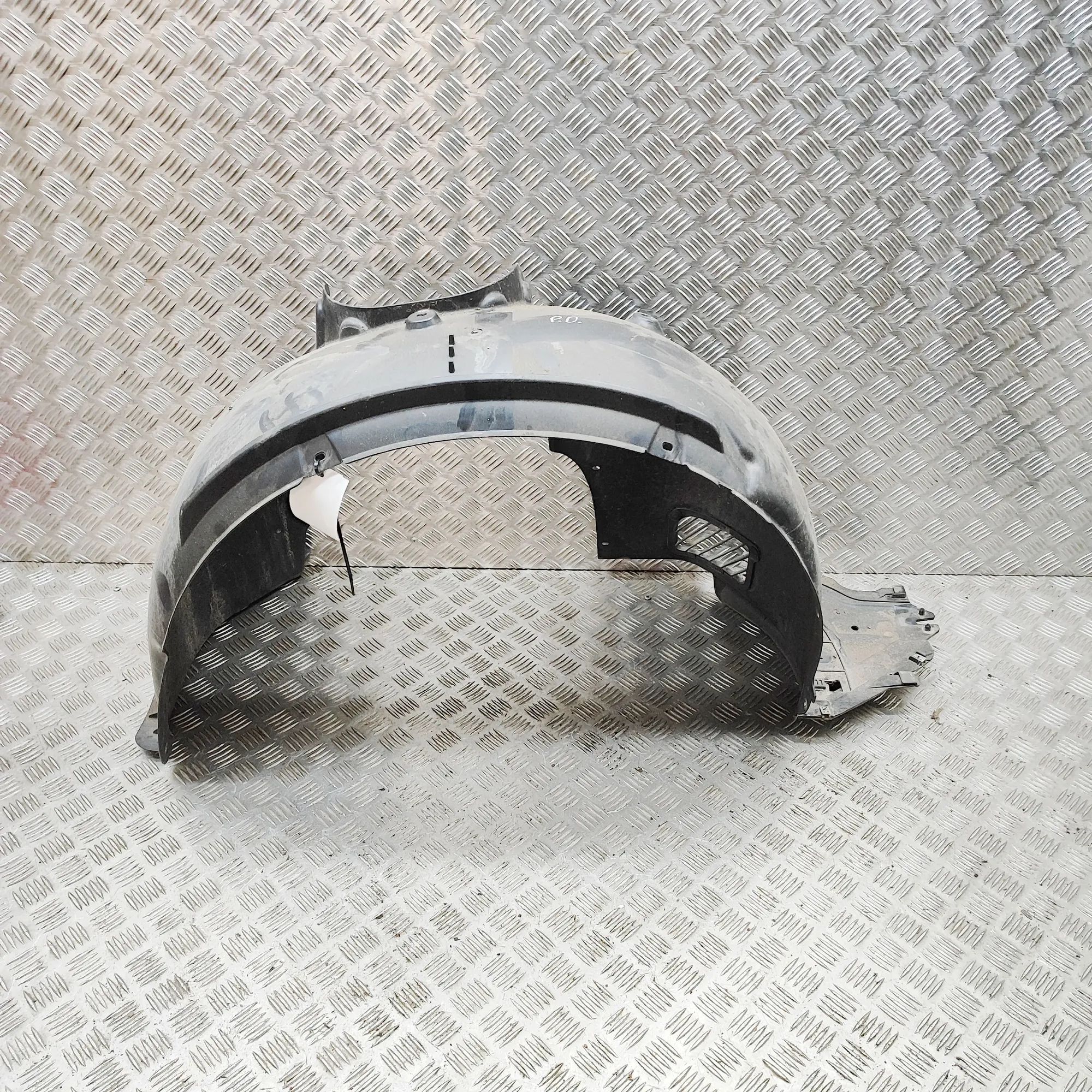 Skoda Octavia Front Right Arch Liner Front Right Arch Liner — SKODA OCTAVIA (IV Comb...