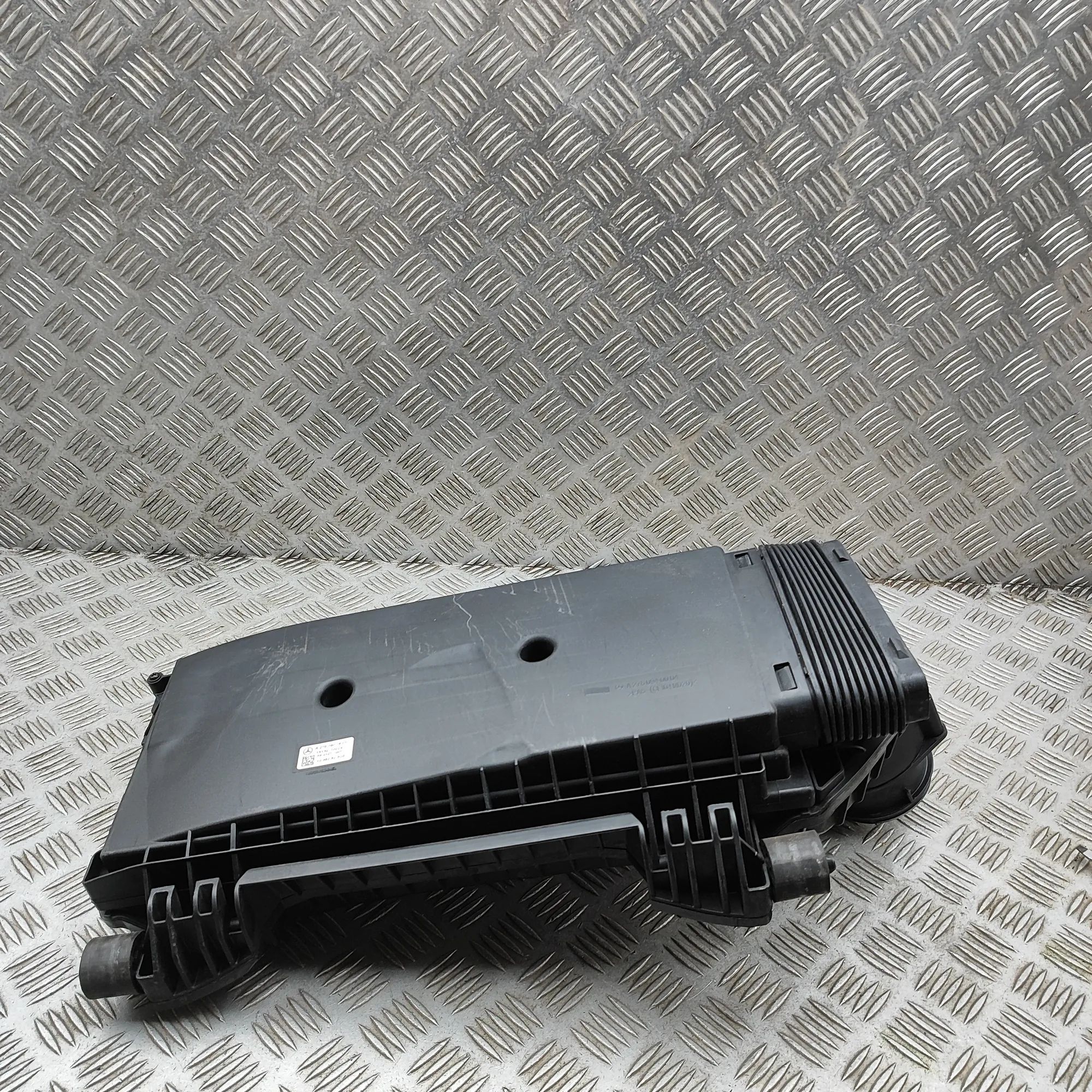 Mercedes-Benz SLK (R172) Ilmanpuhdistin  Air Filter Box — MERCEDES BENZ SLK (R172) (2011...