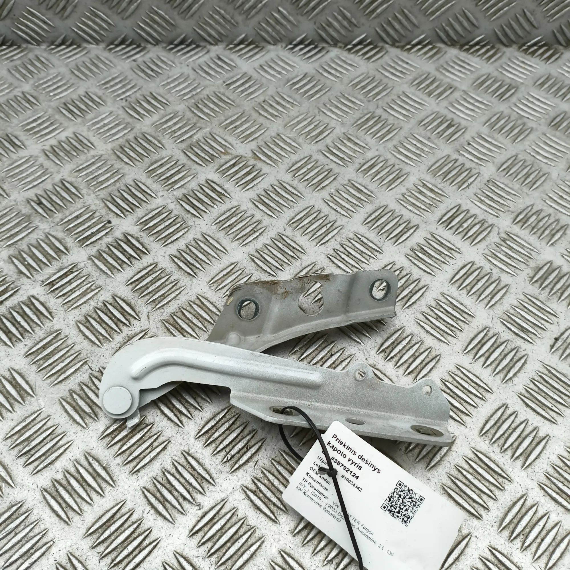 Volkswagen Crafter Bonnet hinge — front right Bonnet hinge — front right — VW CRAFTER (Van SY...