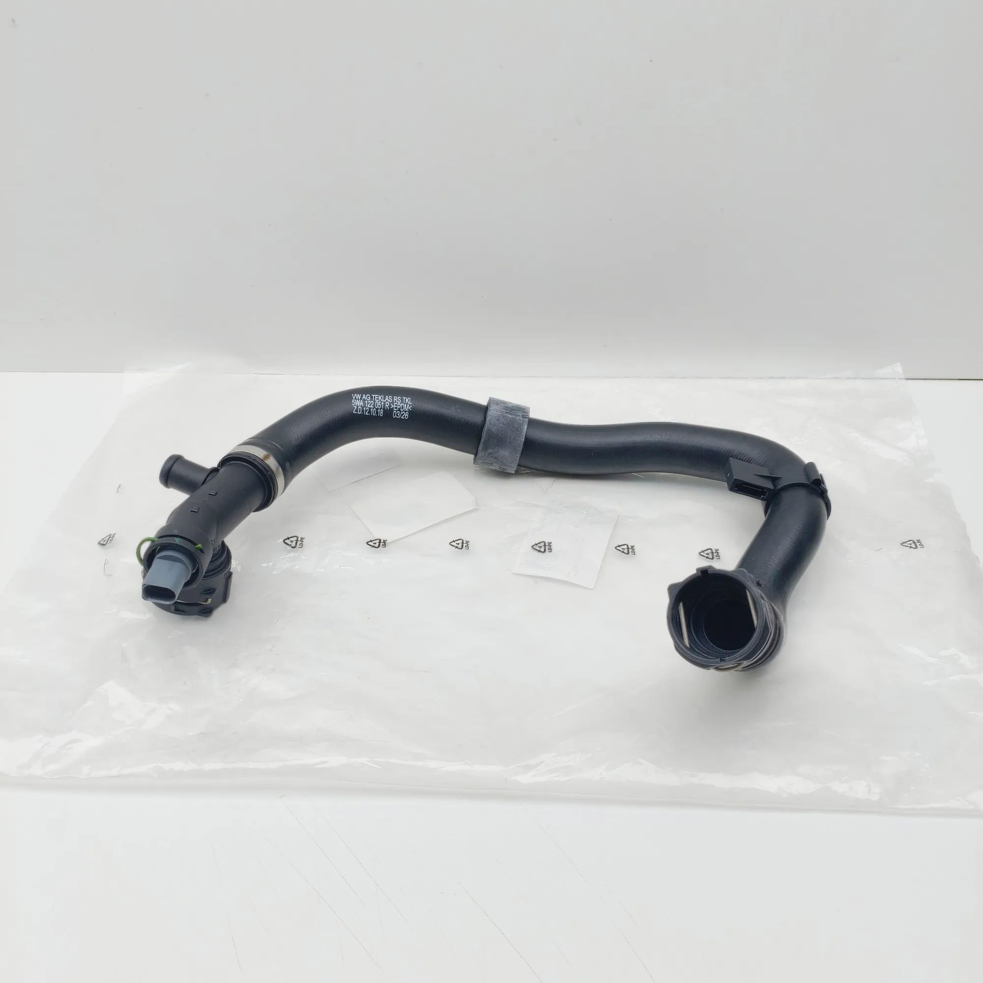 Volkswagen Arteon Шланг системы охлаждения Coolant hose — VW ARTEON (3H7) (2017-...) — 5WA...