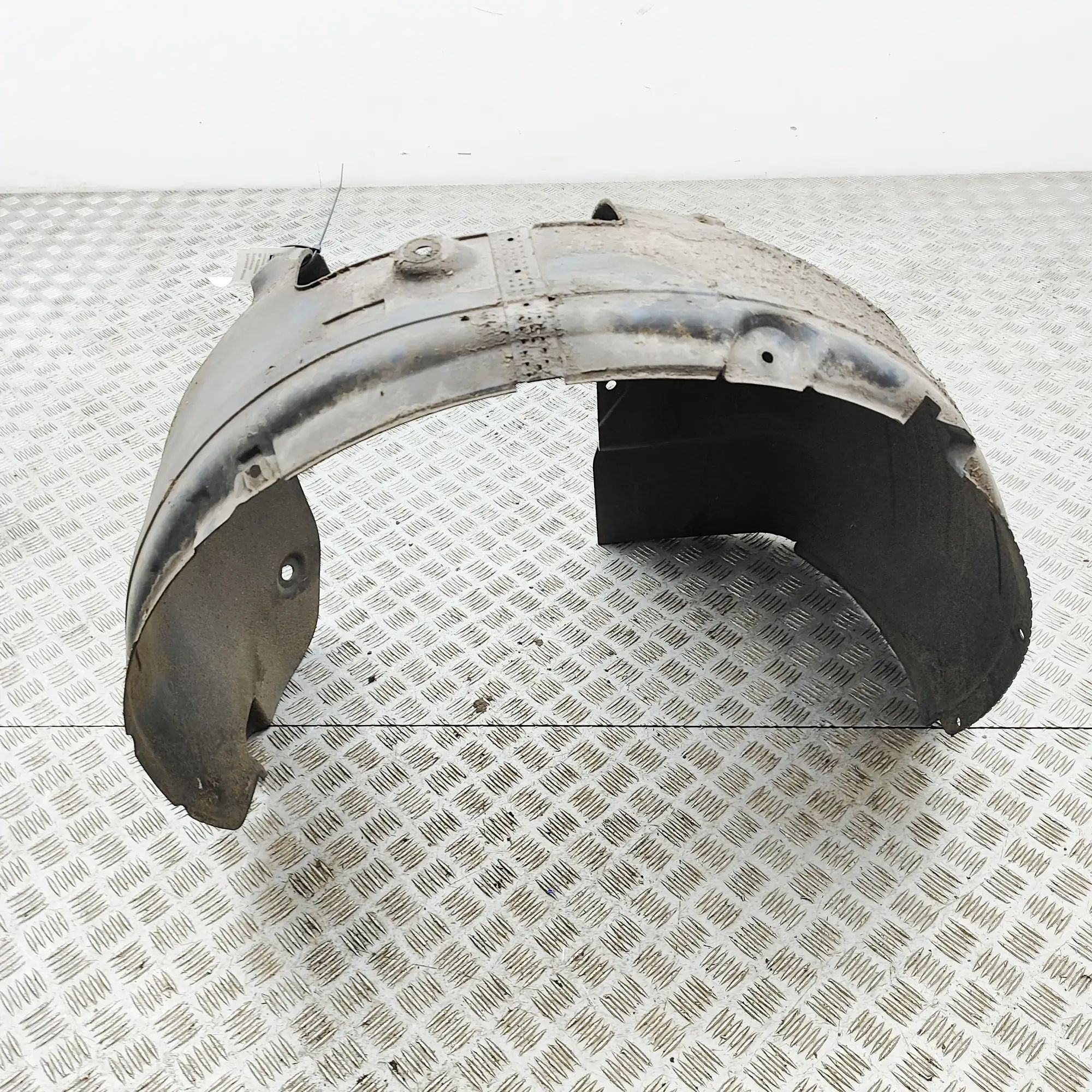 Kia Sorento Front Right Arch Liner Front Right Arch Liner — KIA SORENTO (III UM) (...