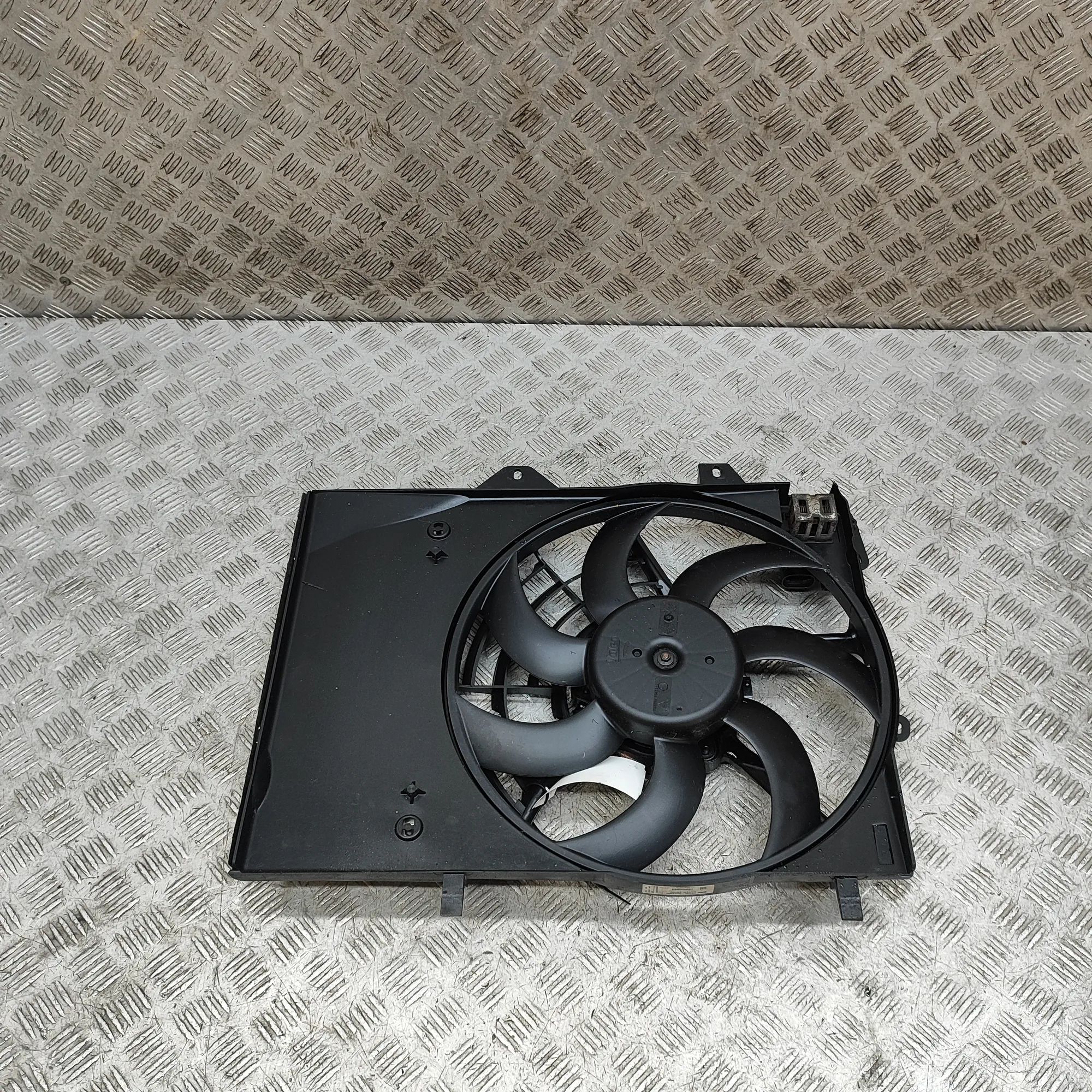 Opel Crossland X Engine Cooling Fan Shroud Engine Cooling Fan Shroud — OPEL CROSSLAND (X P...