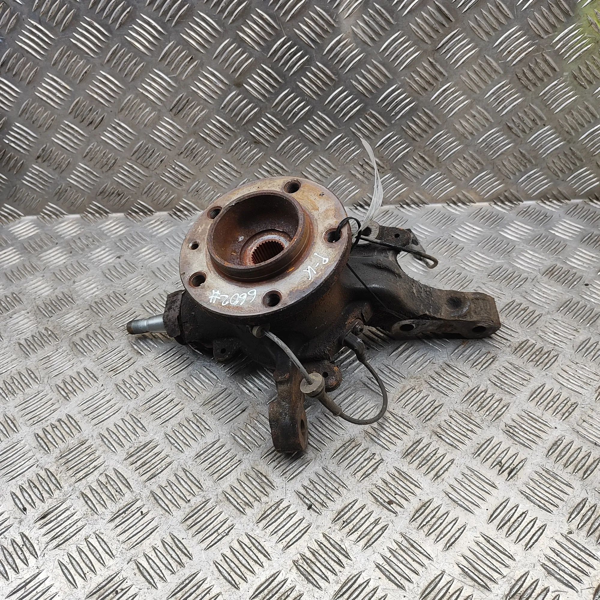 Opel Movano (B) Front Left Wheel Hub Front Left Wheel Hub — OPEL MOVANO (B Van) (201...