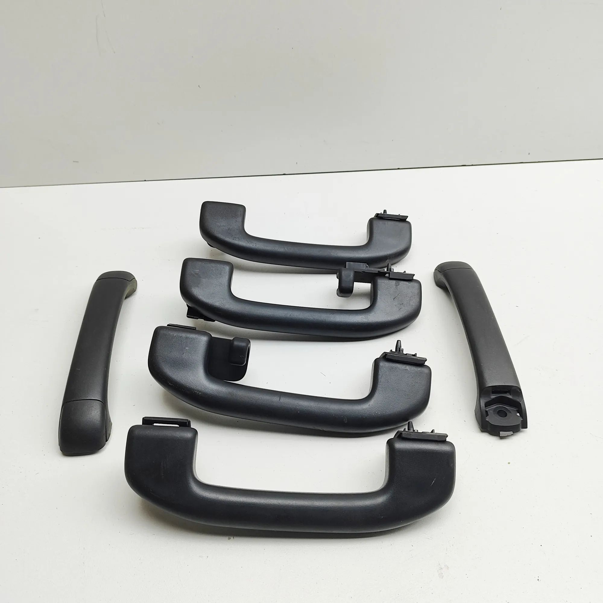 Isuzu D-Max Interior roof handle set Interior roof handle set — ISUZU D-MAX (II TFR,...