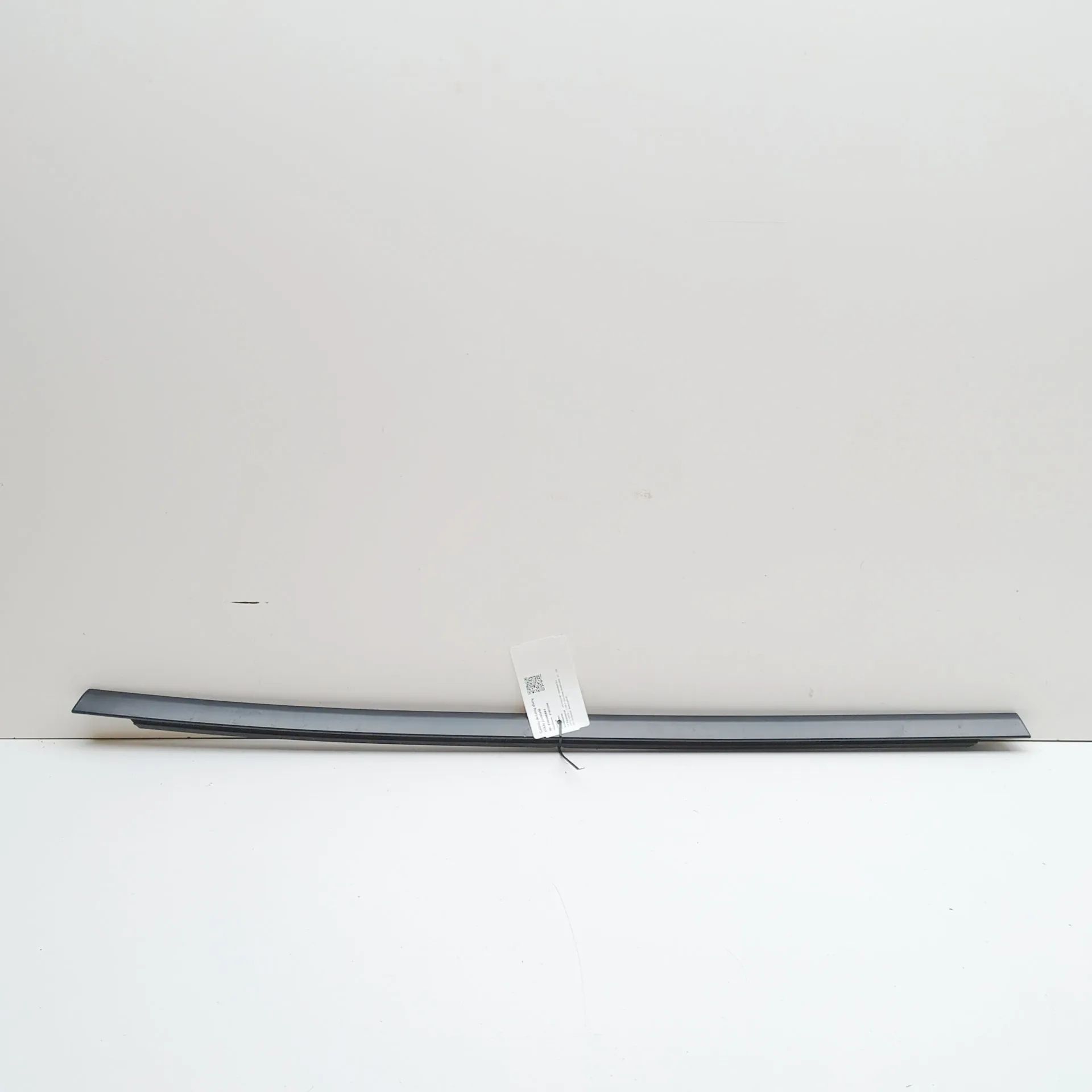 Porsche Panamera Door window strip — rear right Door window strip — rear right — PORSCHE PANAME...