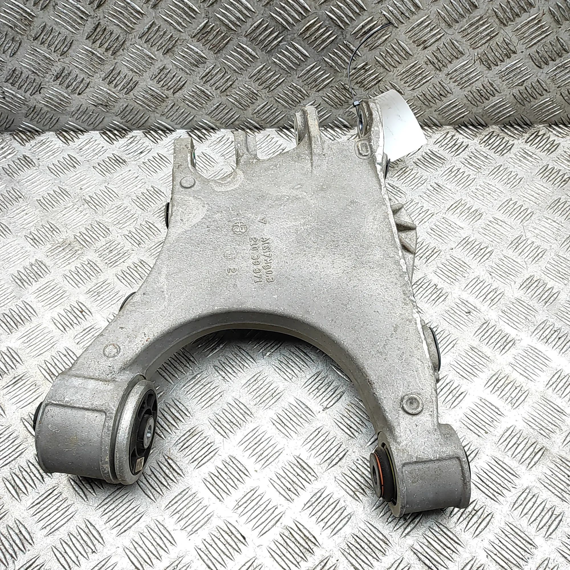 Alfa-Romeo Stelvio Rear Left Lower Control Arm Rear Left Lower Control Arm — ALFA ROMEO STELVI...