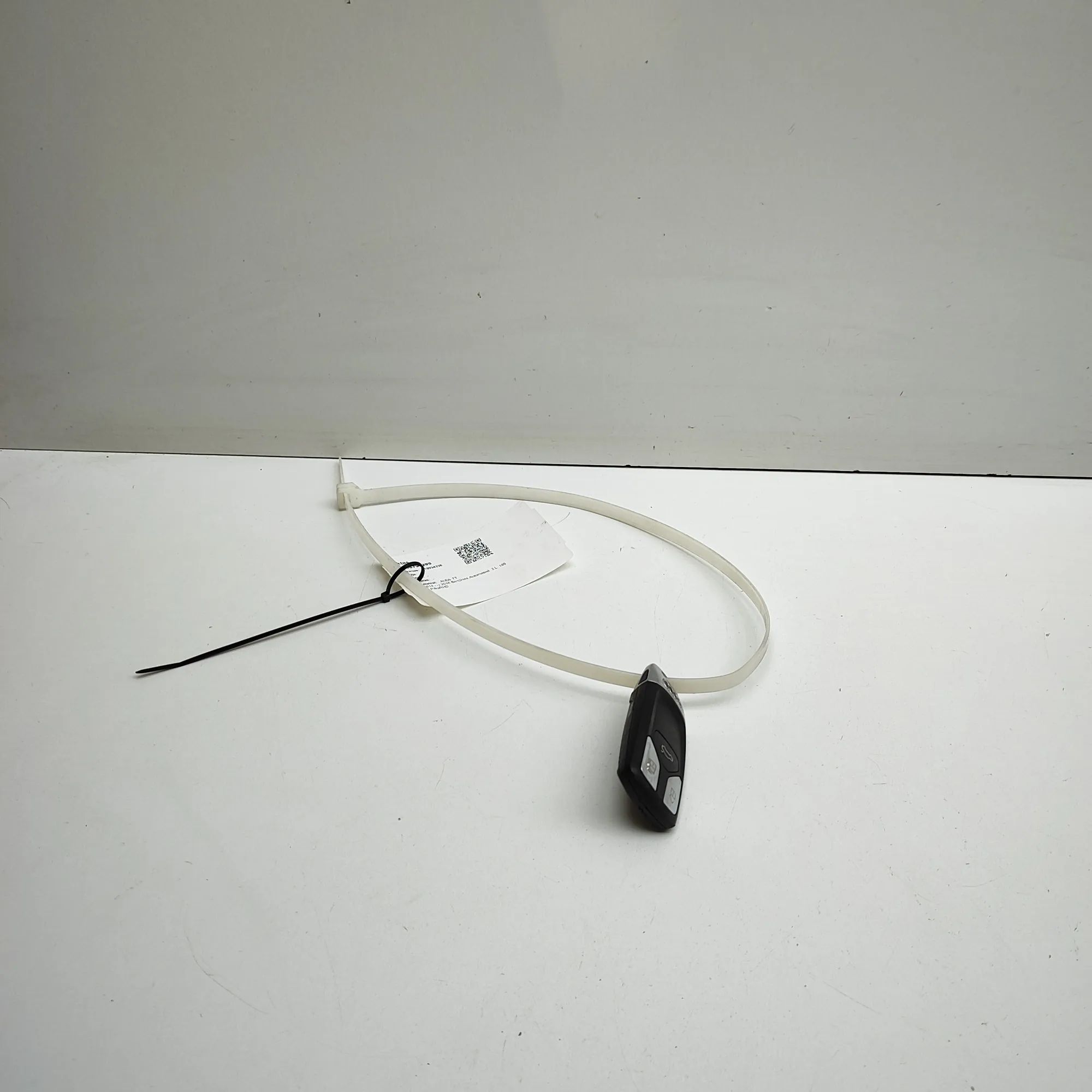 Audi TT (8S) Ключ зажигания Ignition key — AUDI TT (FV3) (2014-...) — 8W007...
