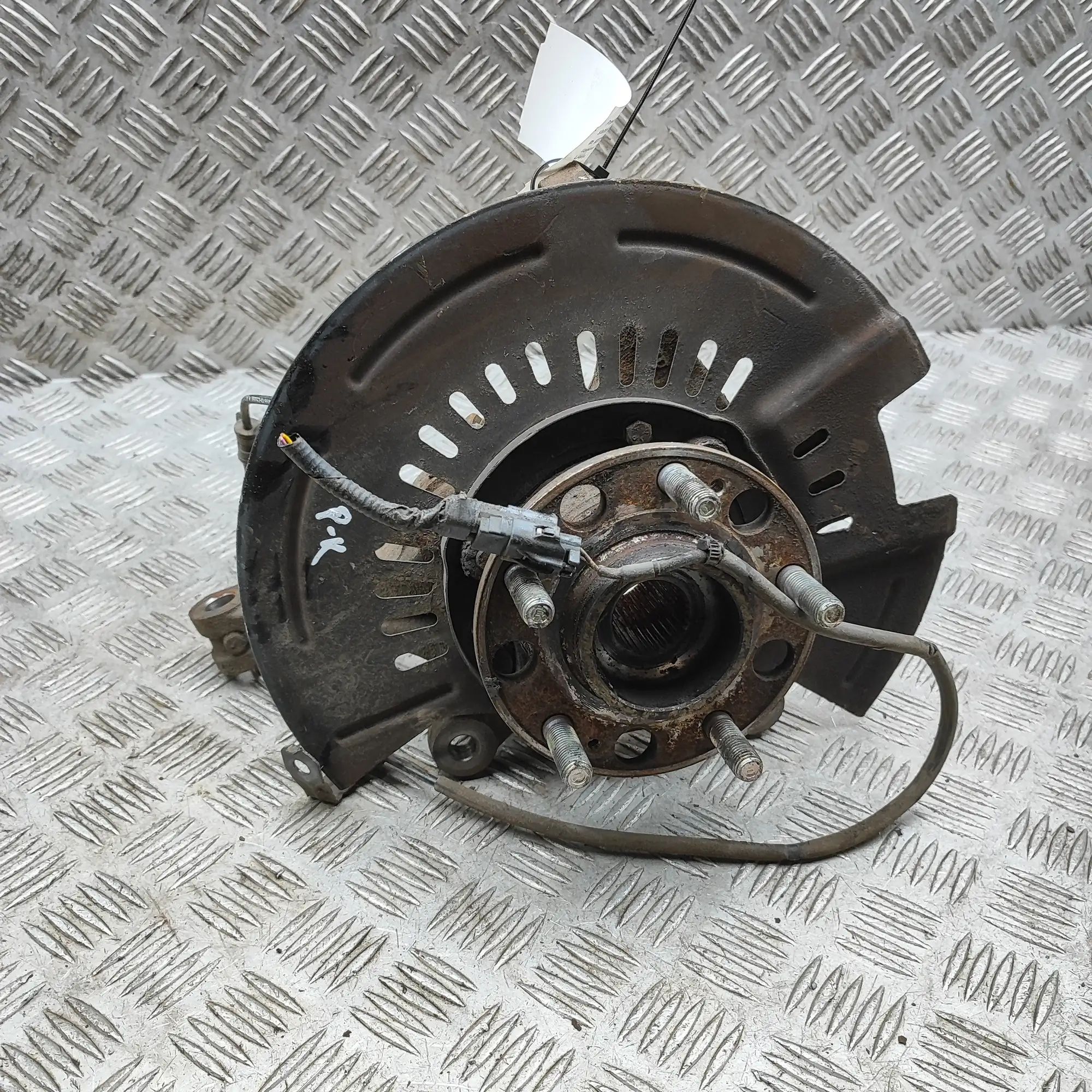 Kia Sorento Front Left Wheel Hub Front Left Wheel Hub — KIA SORENTO (III UM) (20...
