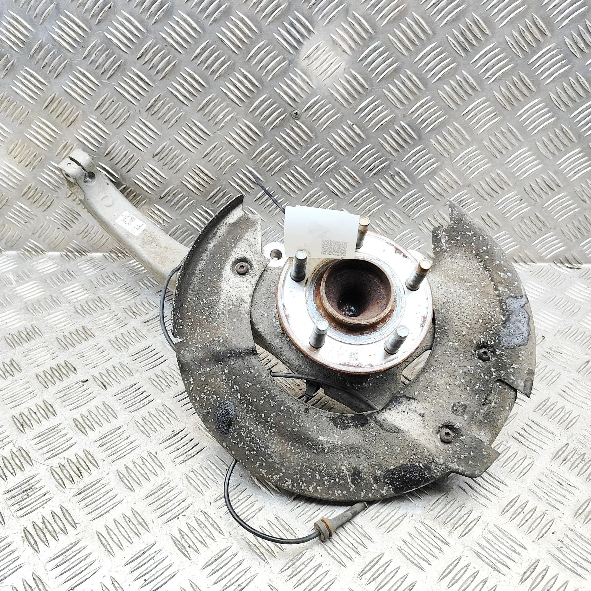Jaguar XE Front Left Wheel Hub Front Left Wheel Hub — JAGUAR XE (X760) (2015-....