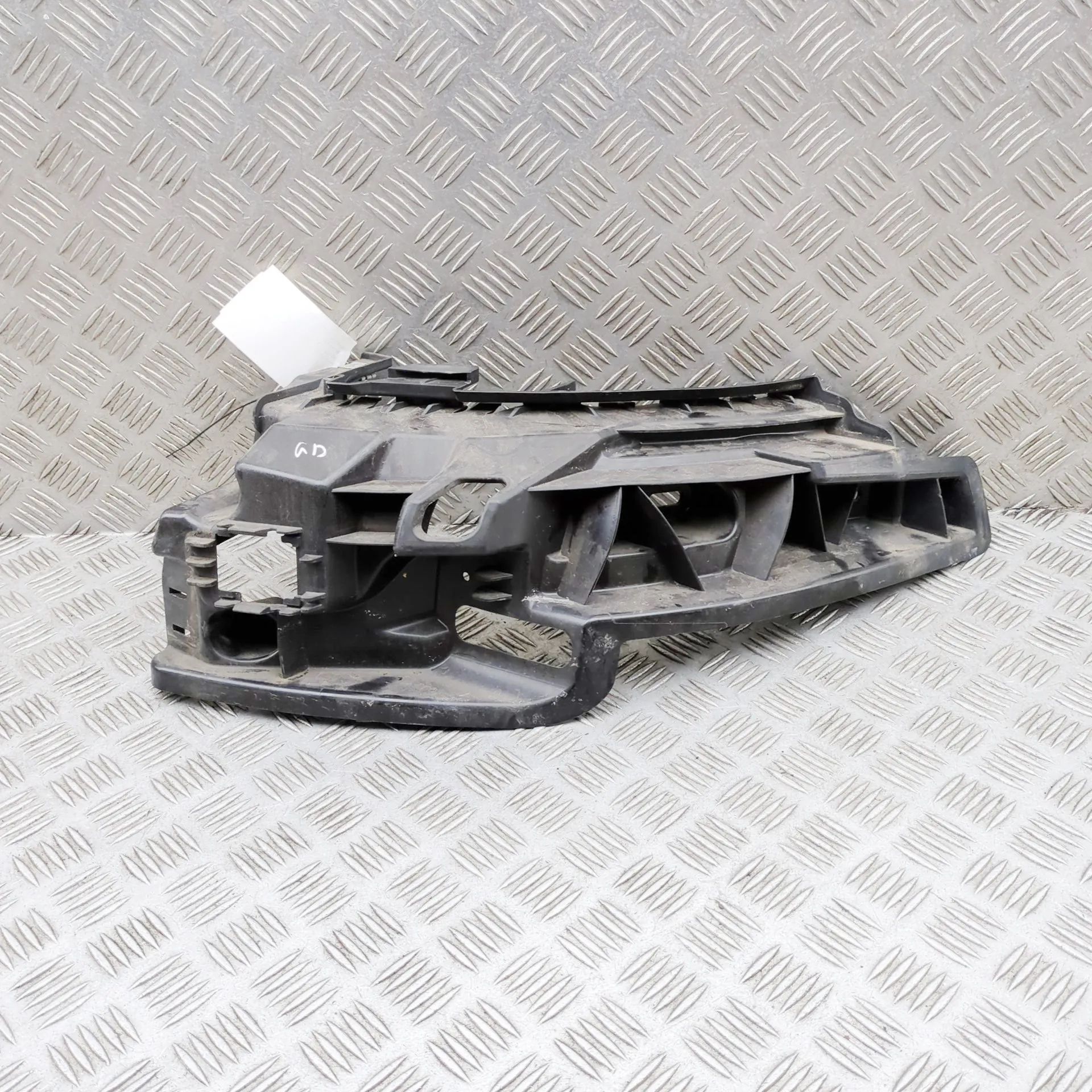 Porsche Taycan Rear Right Bumper Bracket Rear Right Bumper Bracket — PORSCHE TAYCAN (201...