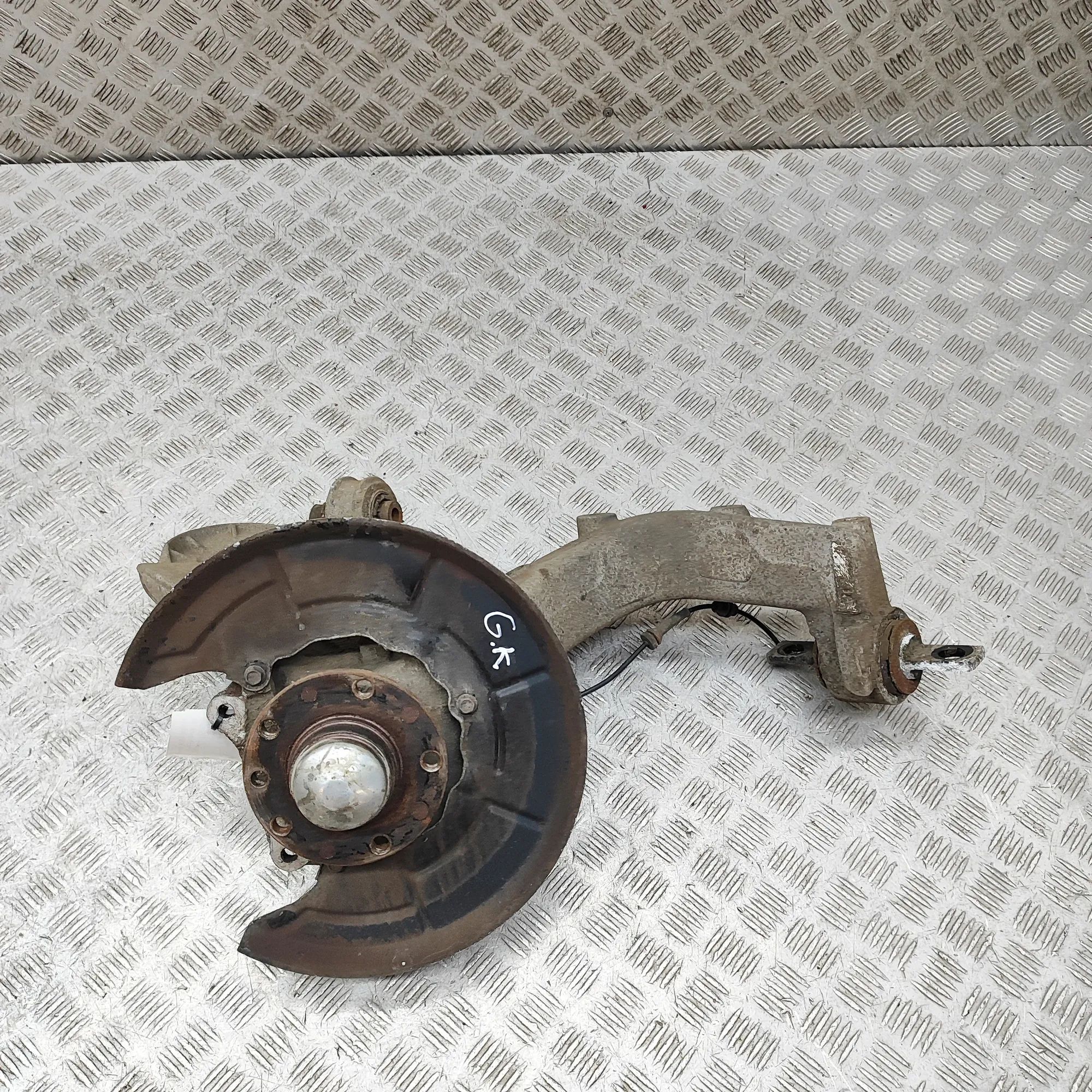Alfa-Romeo Giulietta (940) Rear Left Wheel Hub Spindle