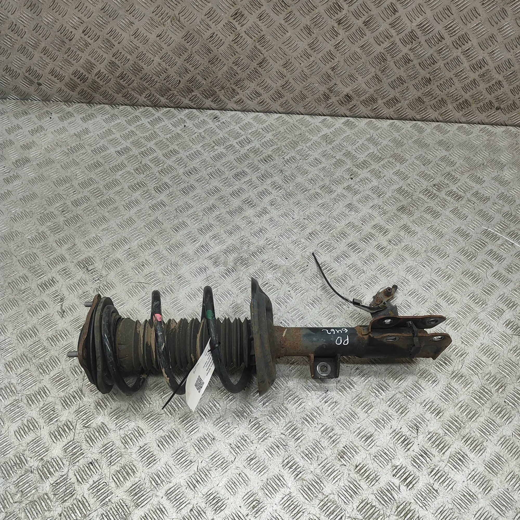 Toyota RAV4 (XA40) Shock absorber — front right Shock absorber — front right — TOYOTA RAV (4 V ...