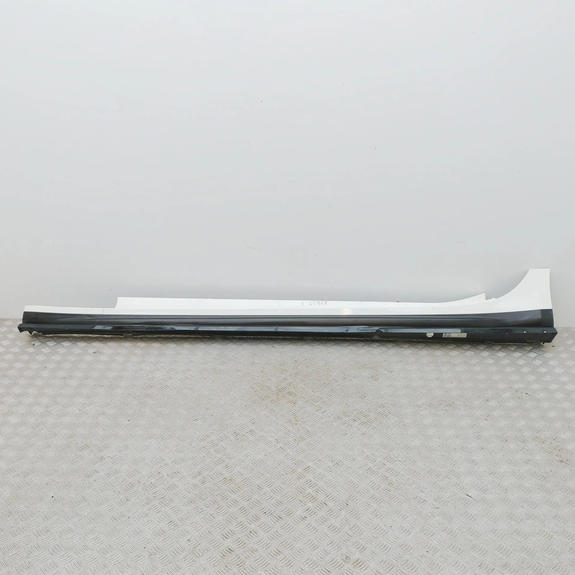 Maserati Ghibli Left Side Plastic Sideskirt Cover