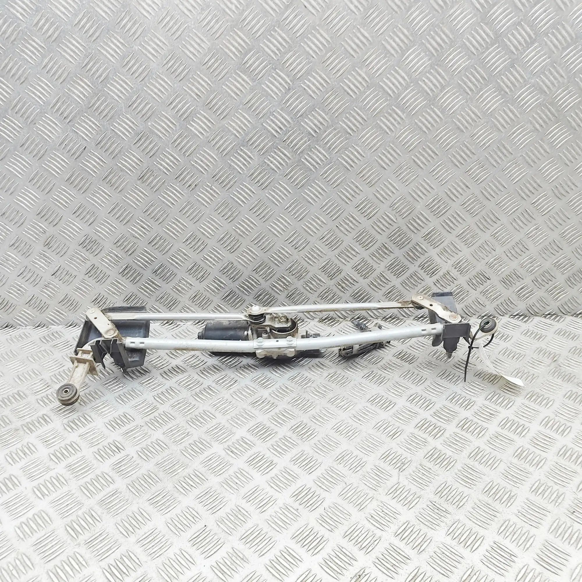 Isuzu D-Max Front Windshield Wiper Mechanism Front Windshield Wiper Mechanism — ISUZU D-MAX ...