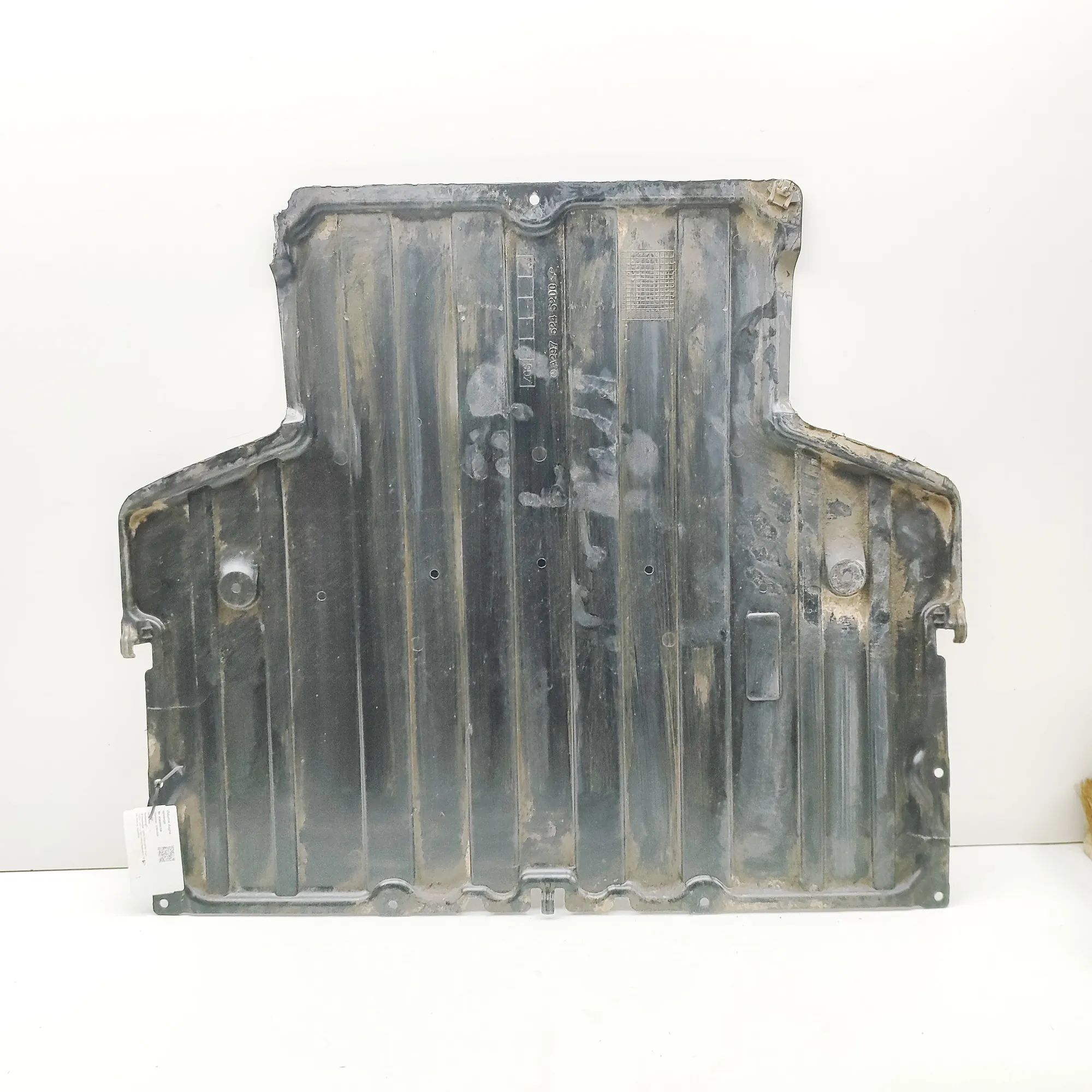 Mercedes-Benz EQS (V297 / X296) Rear Middle Underbody Cover Rear Middle Underbody Cover — MERCEDES BENZ EQS...