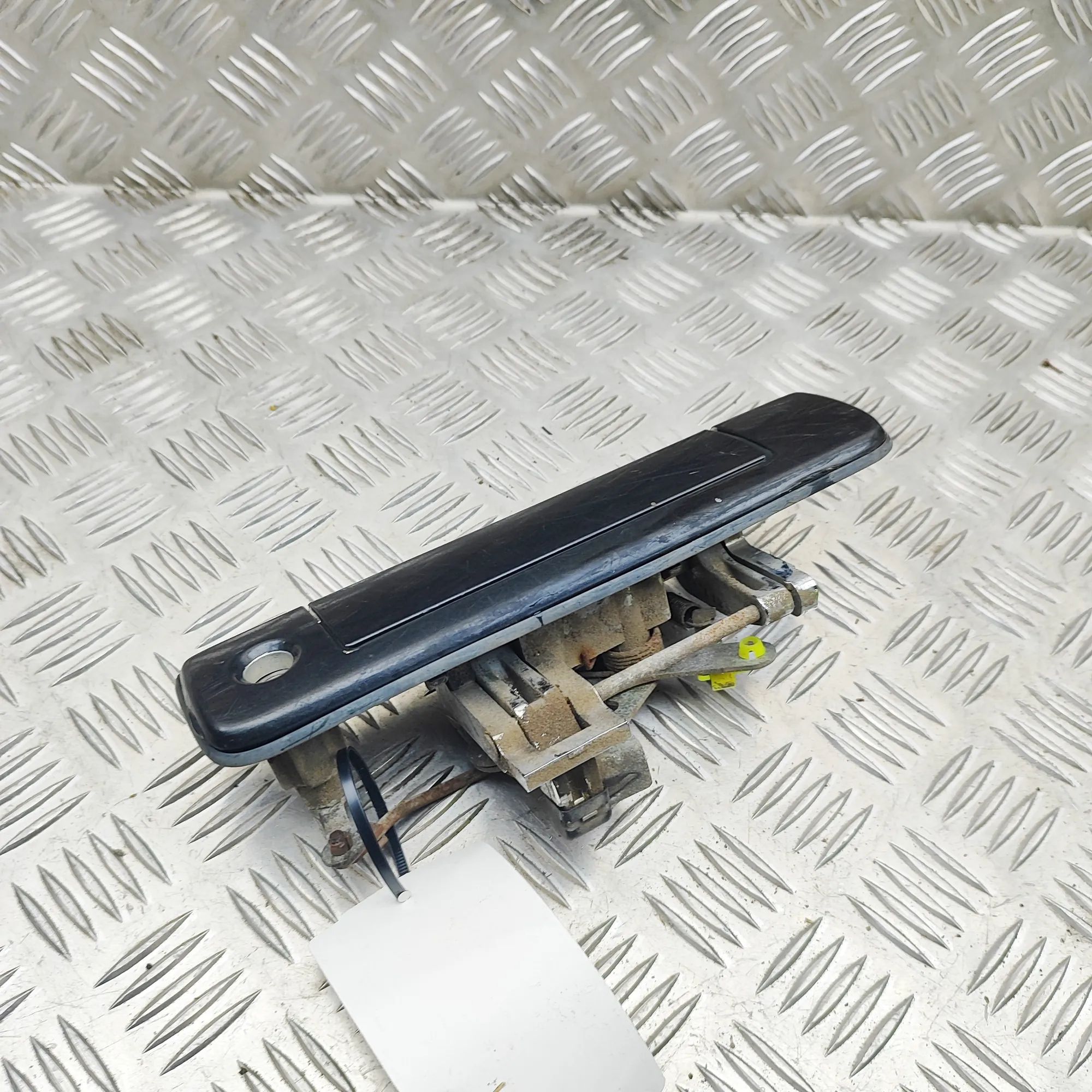 Isuzu D-Max Tailgate Bootlid Handle Tailgate Bootlid Handle — ISUZU D-MAX (II TFR, ...