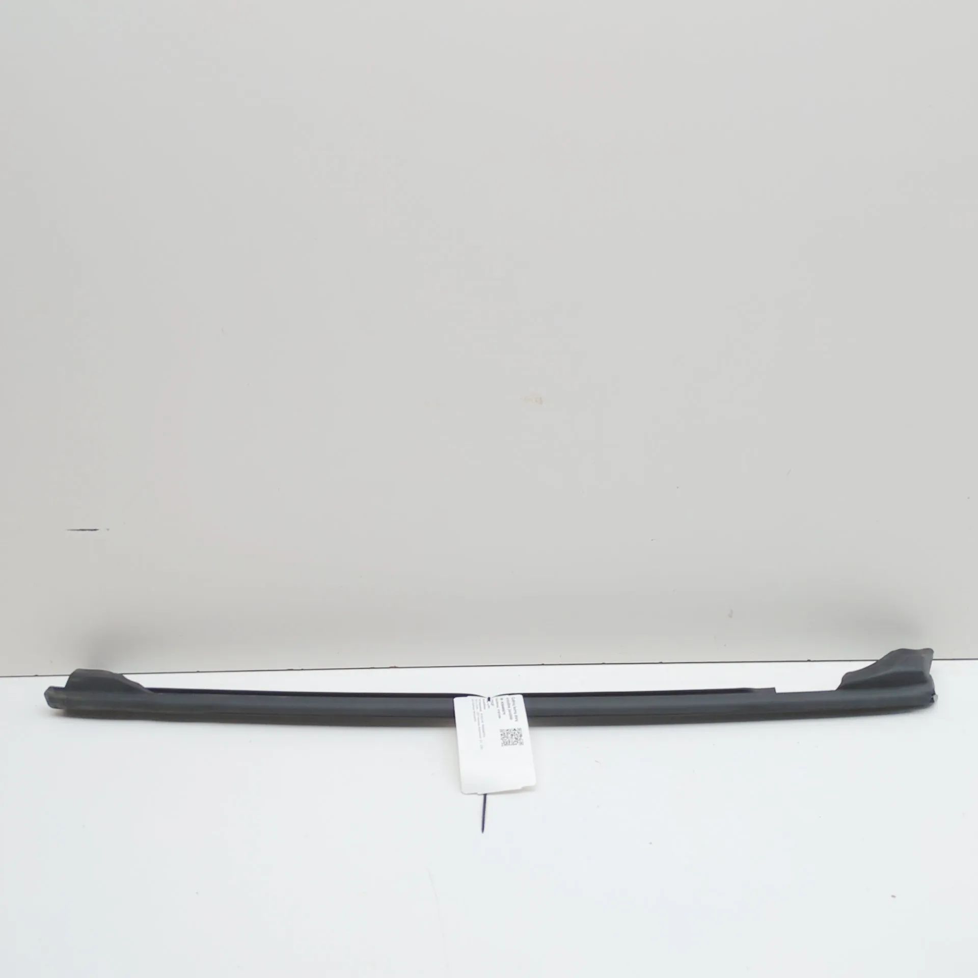 Porsche Panamera Upper door trim strip — rear left Upper door trim strip — rear left — PORSCHE PAN...