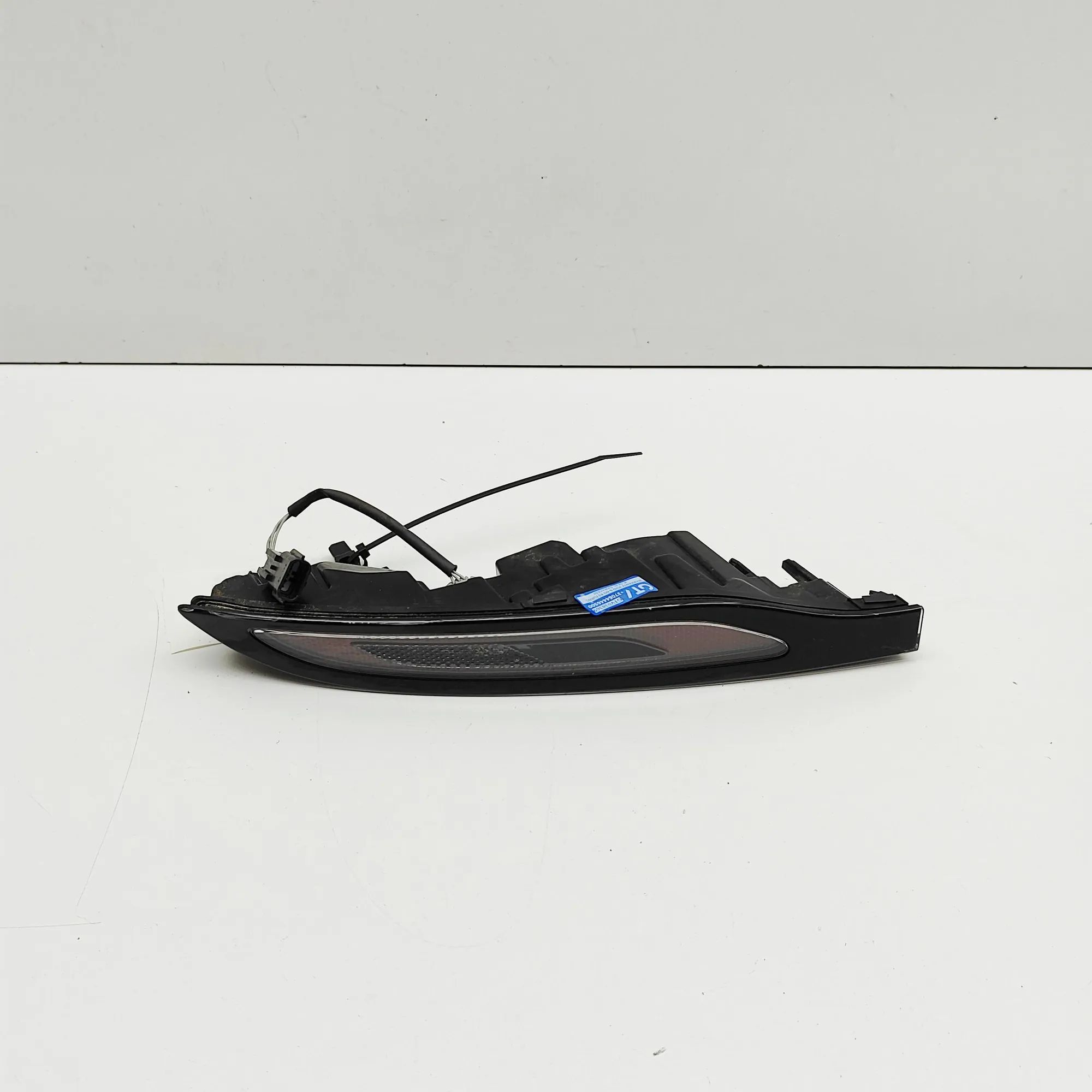 Land Rover Range Rover Evoque Rear Right Fog Light Rear Right Fog Light — LAND ROVER RANGE ROVER E...