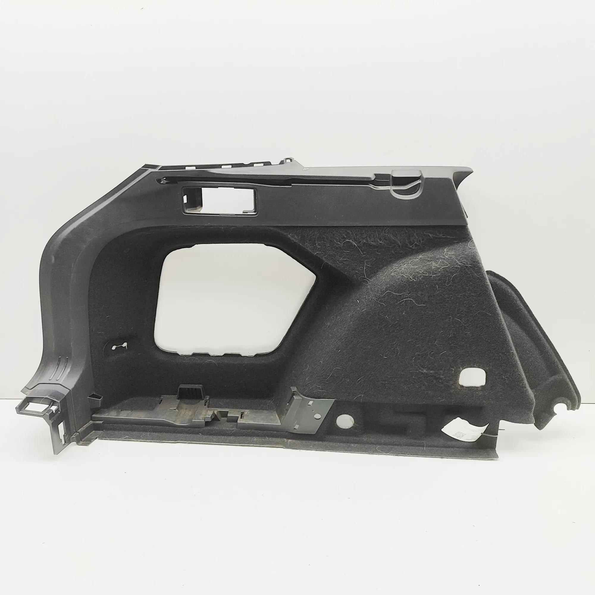 Volkswagen Golf 8 Left Side Trunk Trim Left Side Trunk Trim — VW GOLF VIII VARIANT (CG...