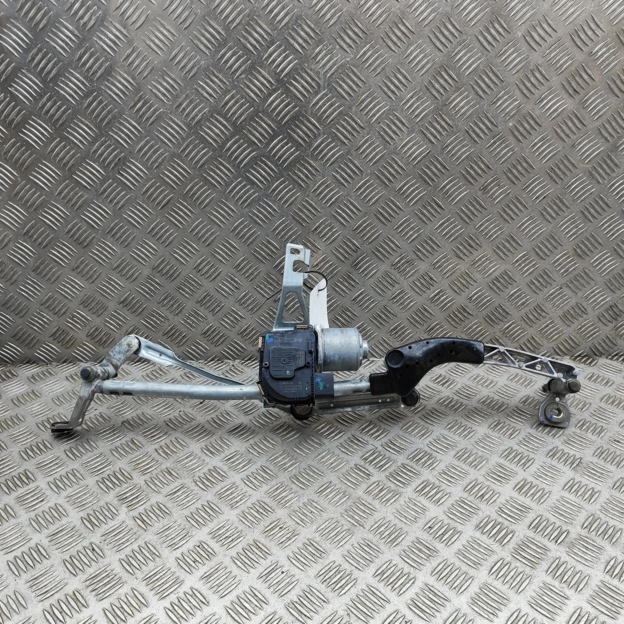 Mercedes-Benz EQS (V297 / X296) Front Windshield Wiper Mechanism Front Windshield Wiper Mechanism — MERCEDES BEN...