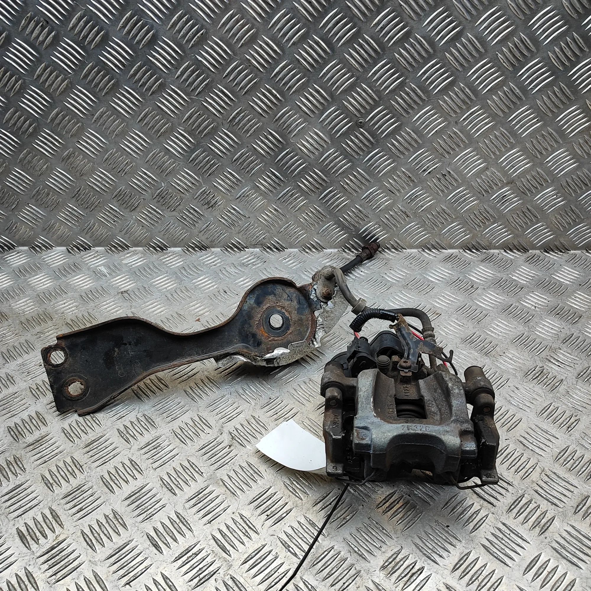 Land Rover Range Rover Evoque Brake caliper — rear left Brake caliper — rear left — LAND ROVER RANGE RO...