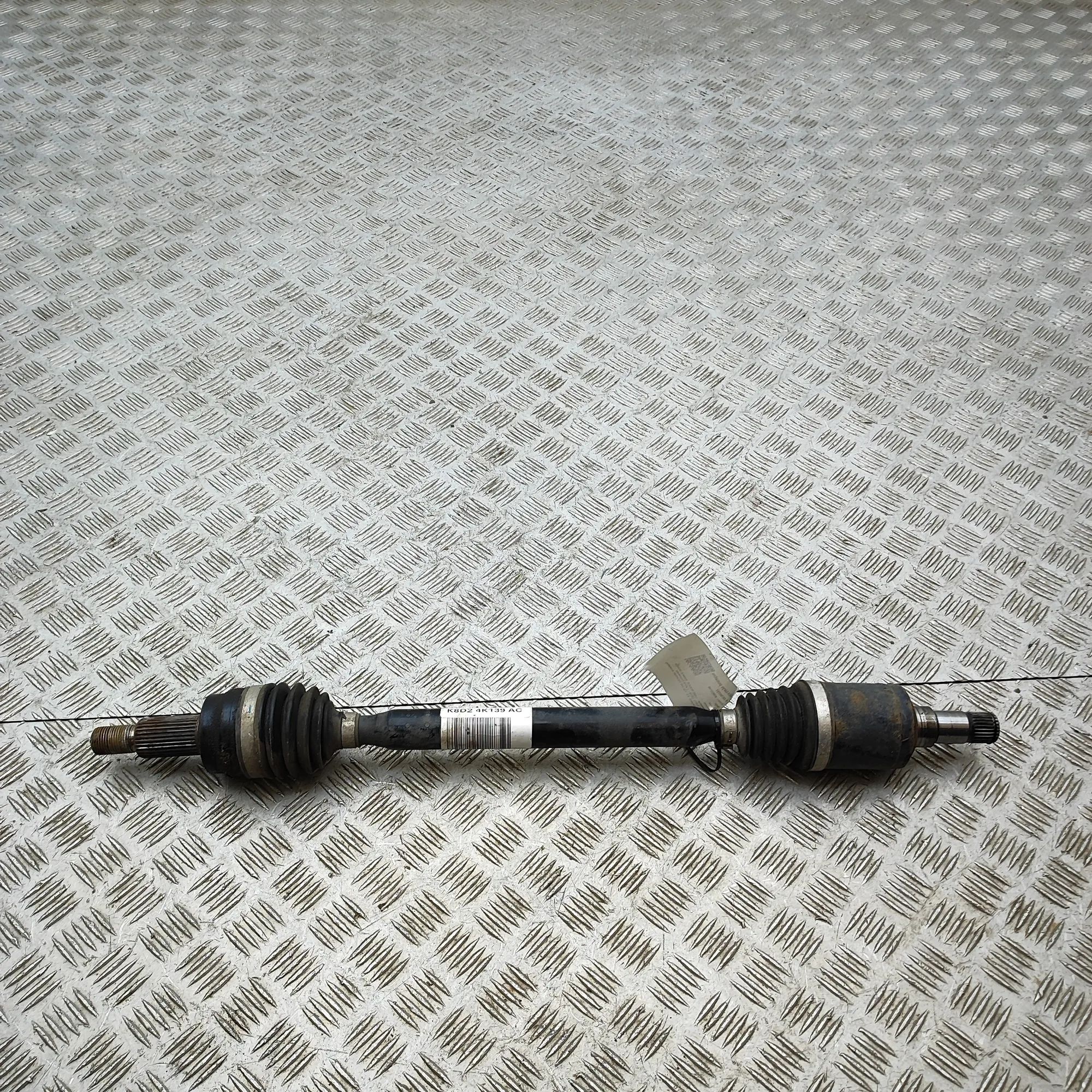 Land Rover Range Rover Evoque Rear Left Driveshaft Rear Left Driveshaft — LAND ROVER RANGE ROVER E...
