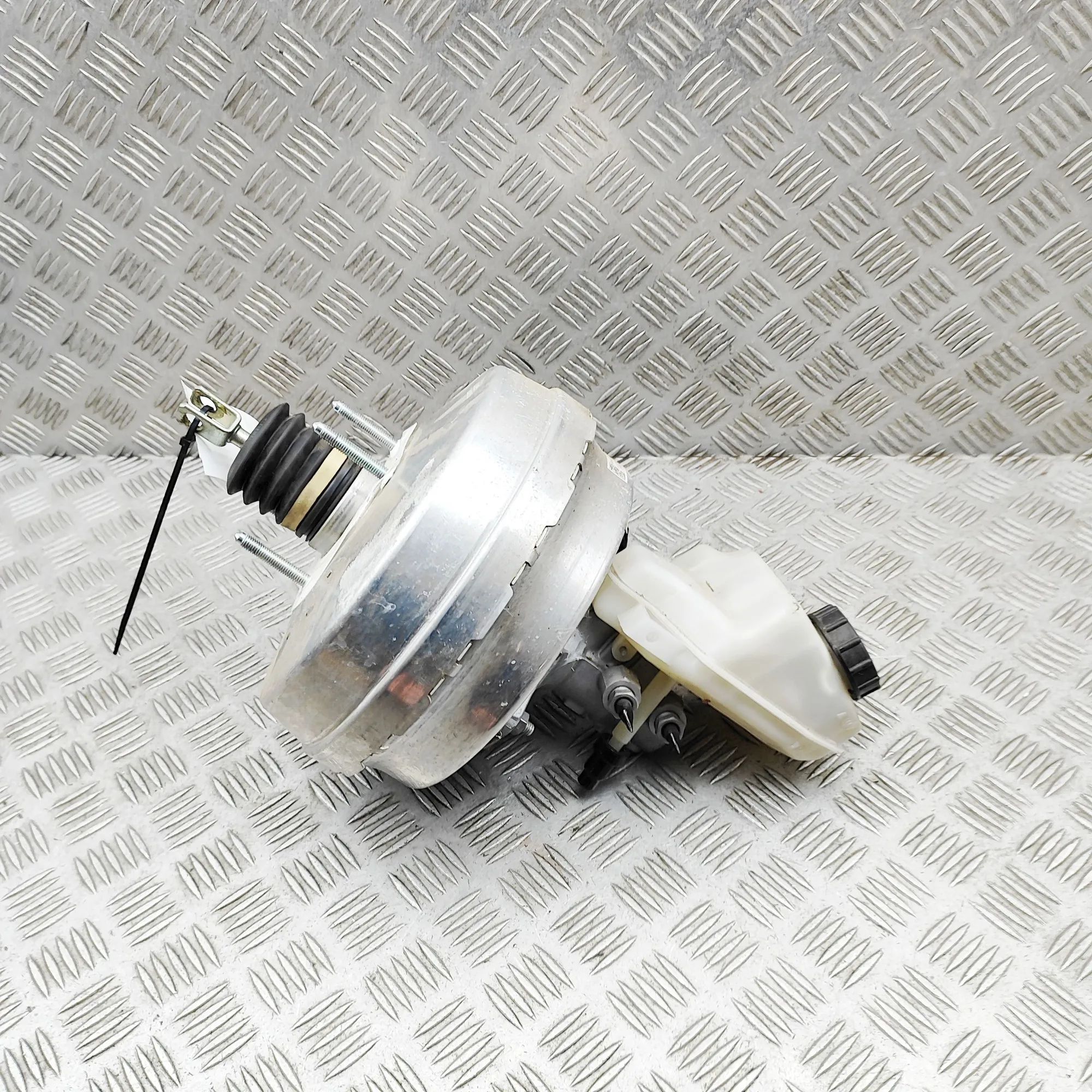 Land Rover Range Rover Evoque Brake Servo Booster Brake Servo Booster — LAND ROVER RANGE ROVER EV...